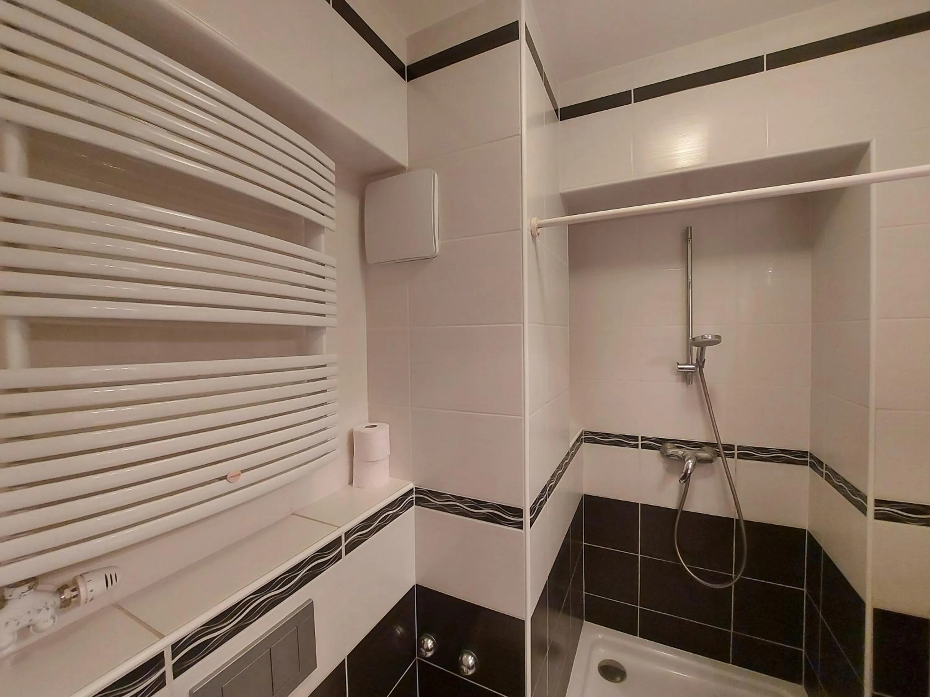 Shower in Csipke Hotel