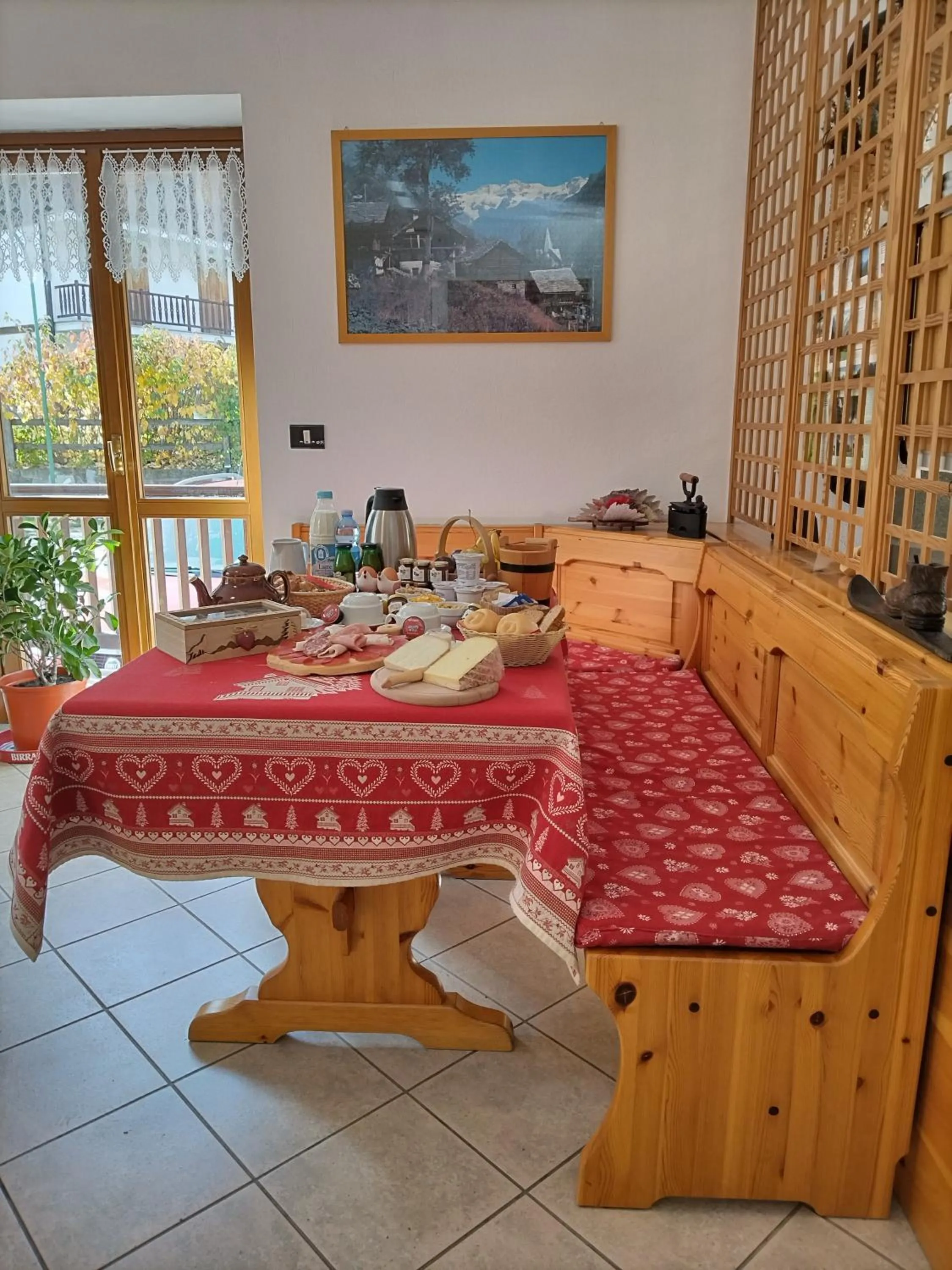 Communal lounge/ TV room in Residence Delapierre