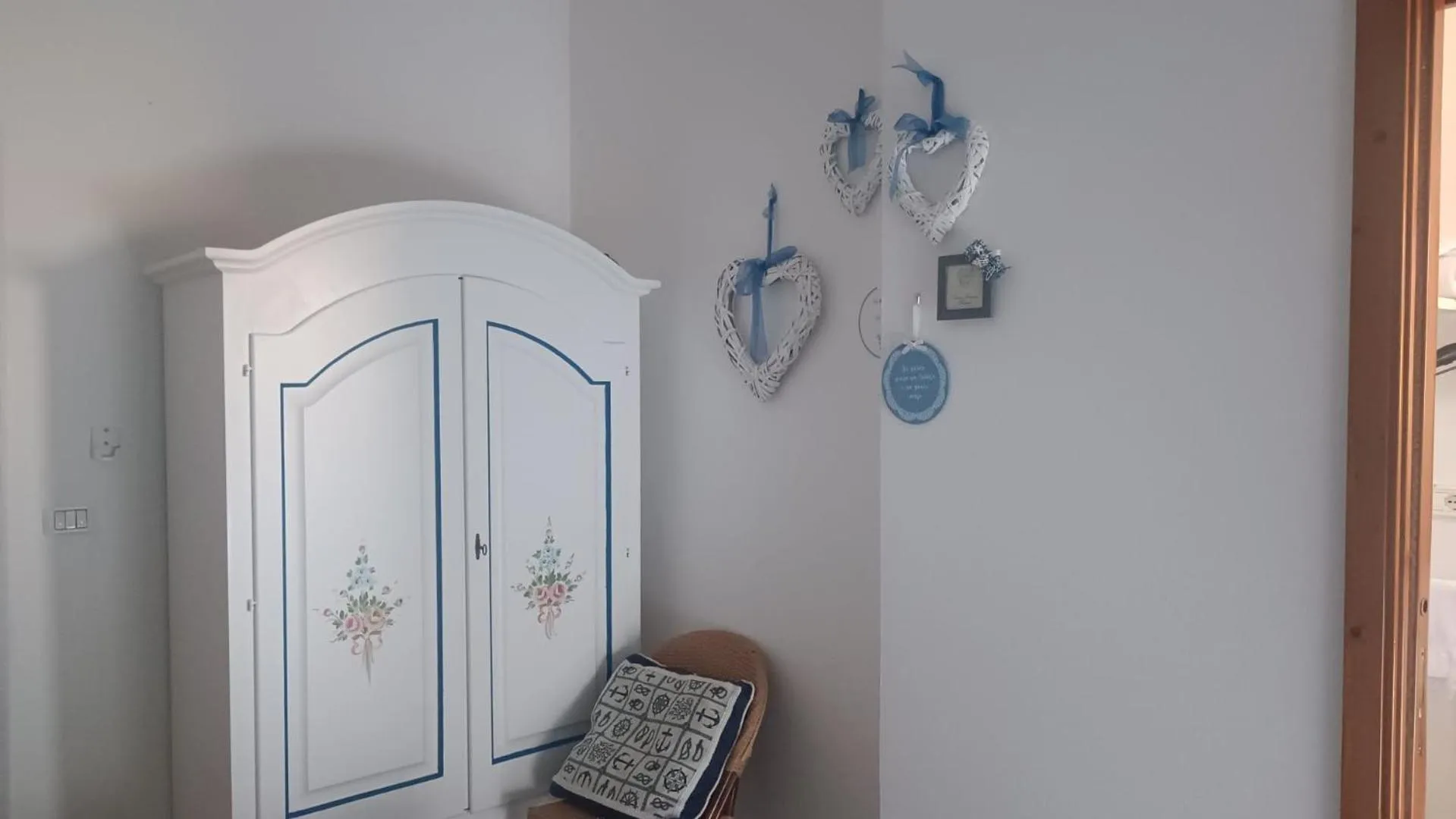 wardrobe in B&B Miramare