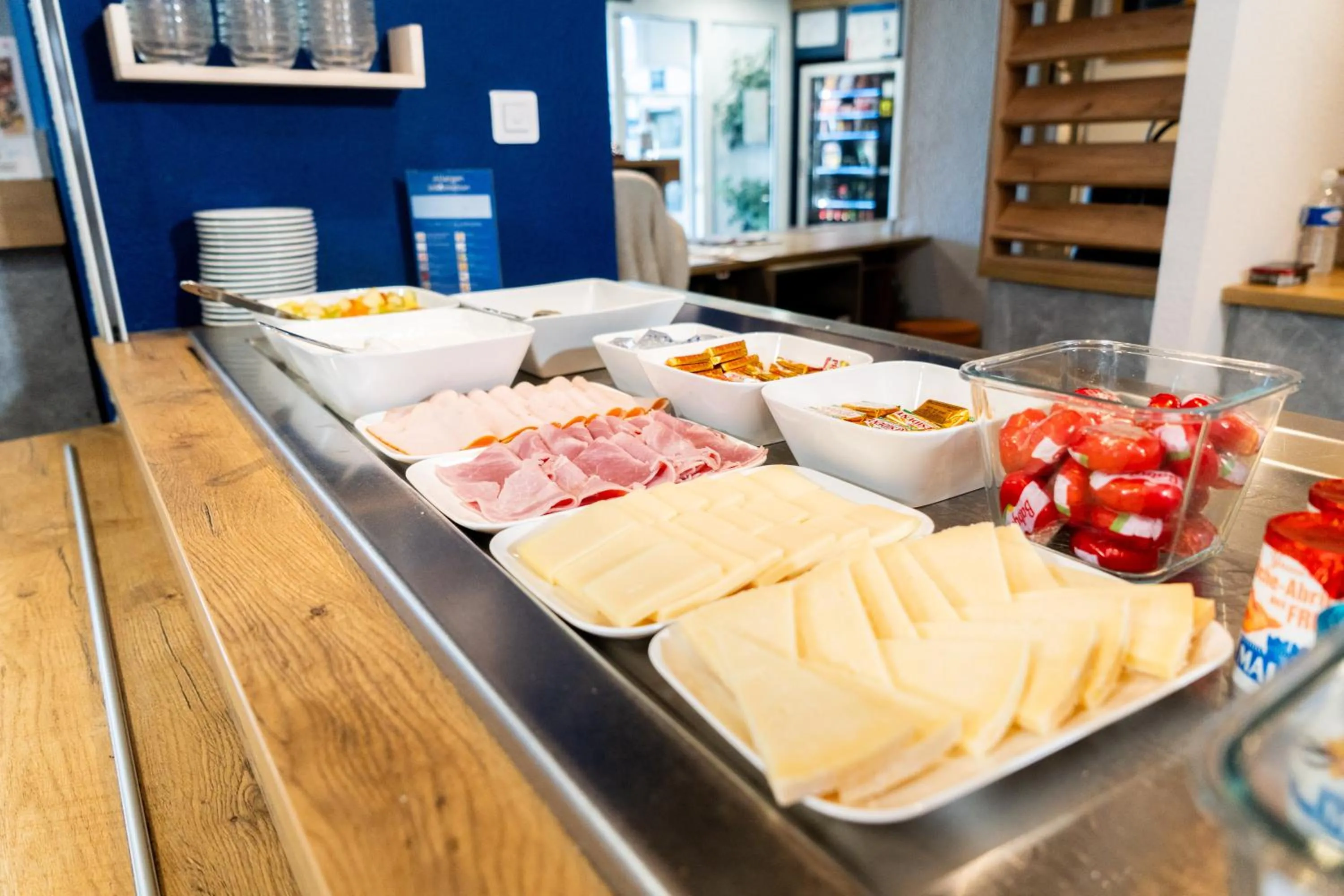 Food and drinks in ibis budget Aix en Provence