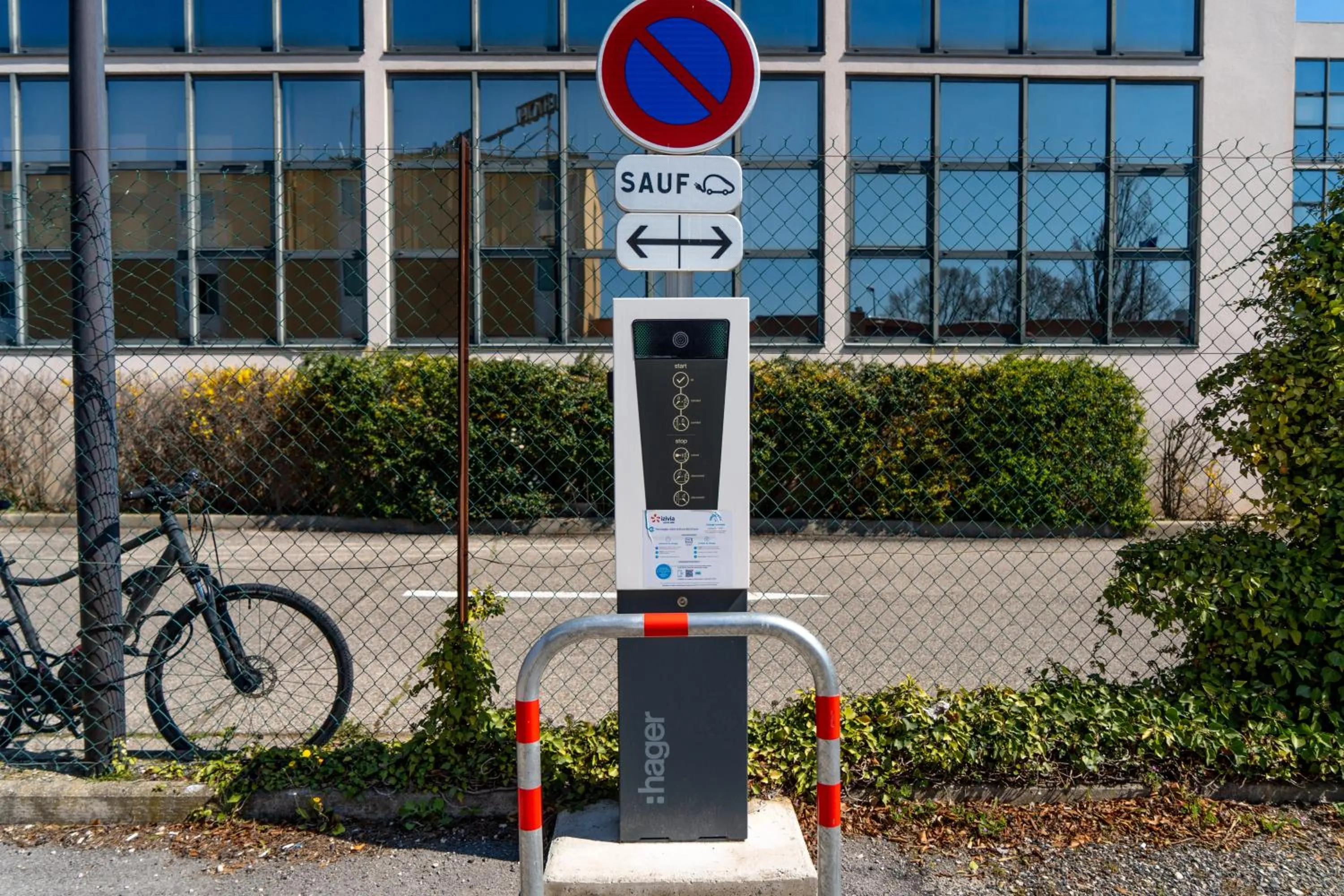 Parking in ibis budget Aix en Provence