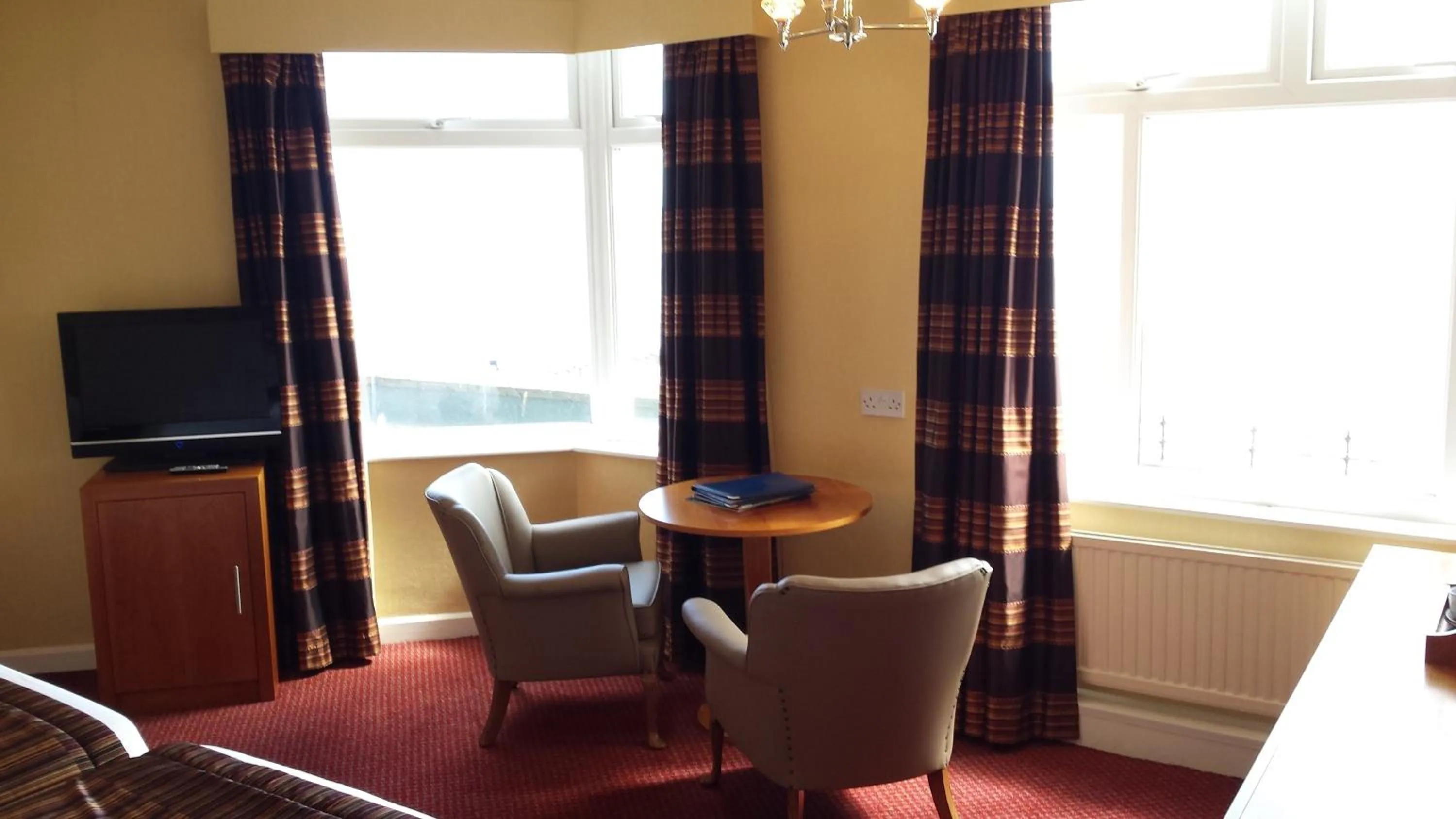 Seating area in Expanse Hotel