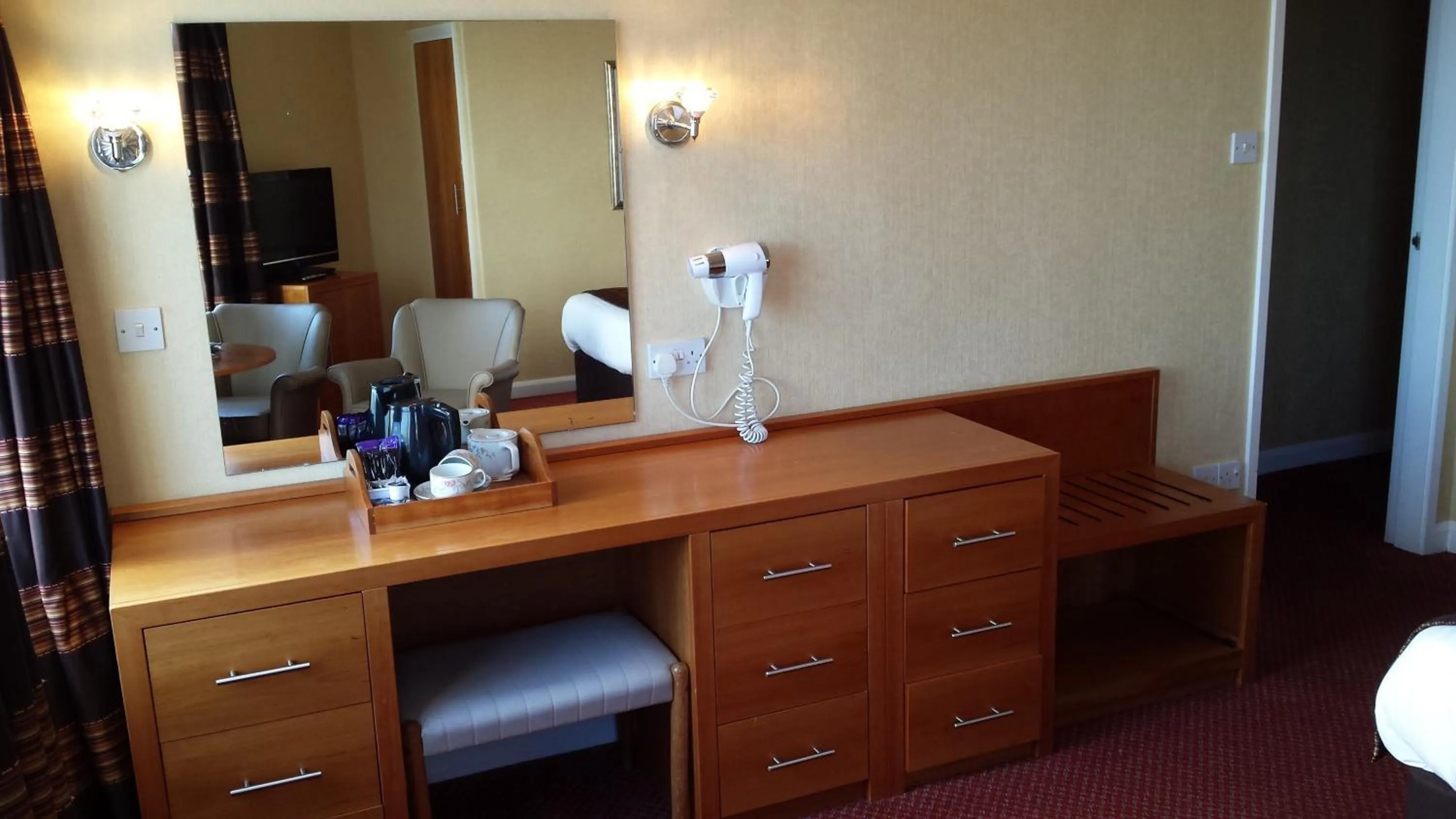 Seating area in Expanse Hotel