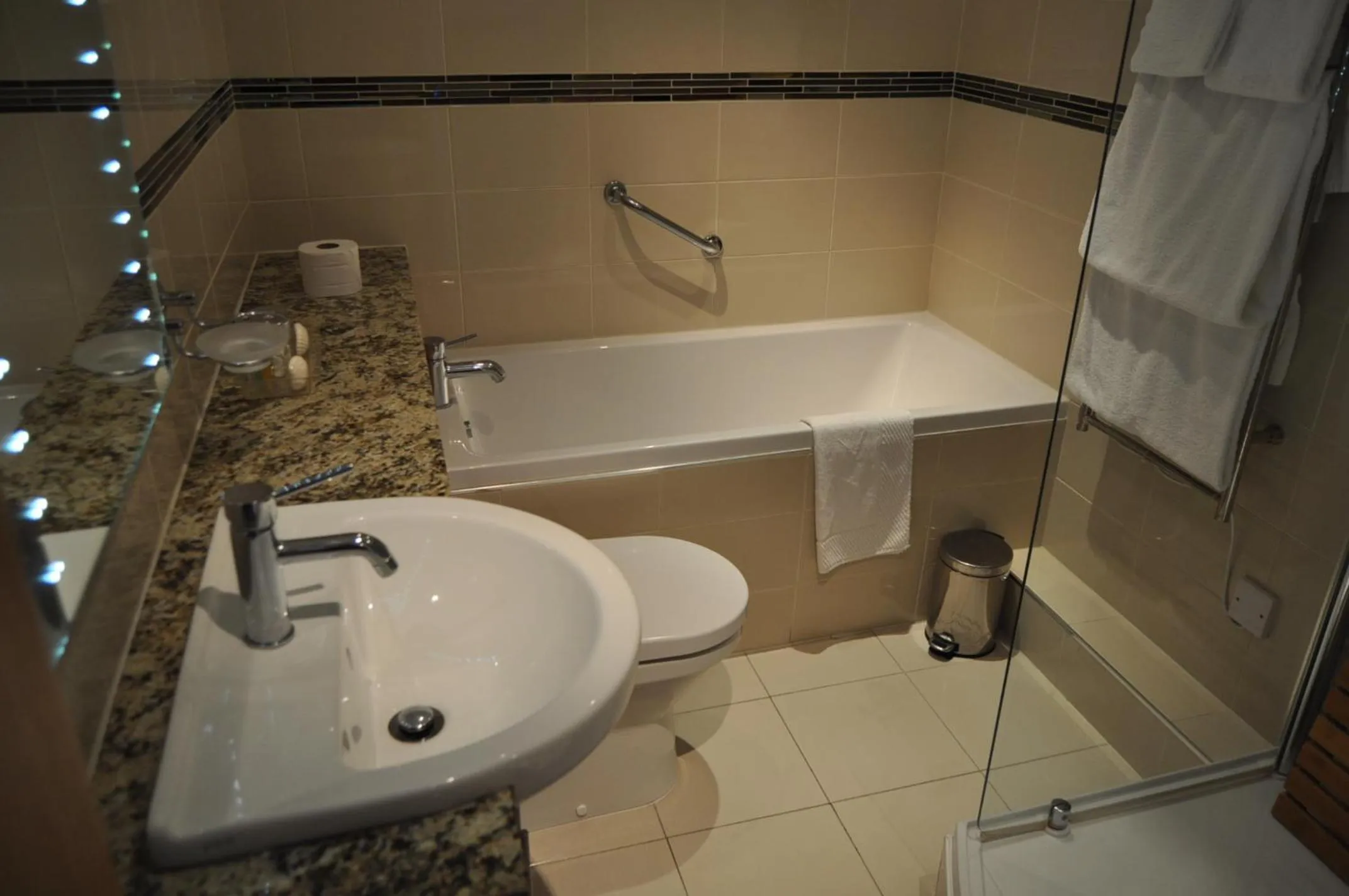 Bathroom in Expanse Hotel