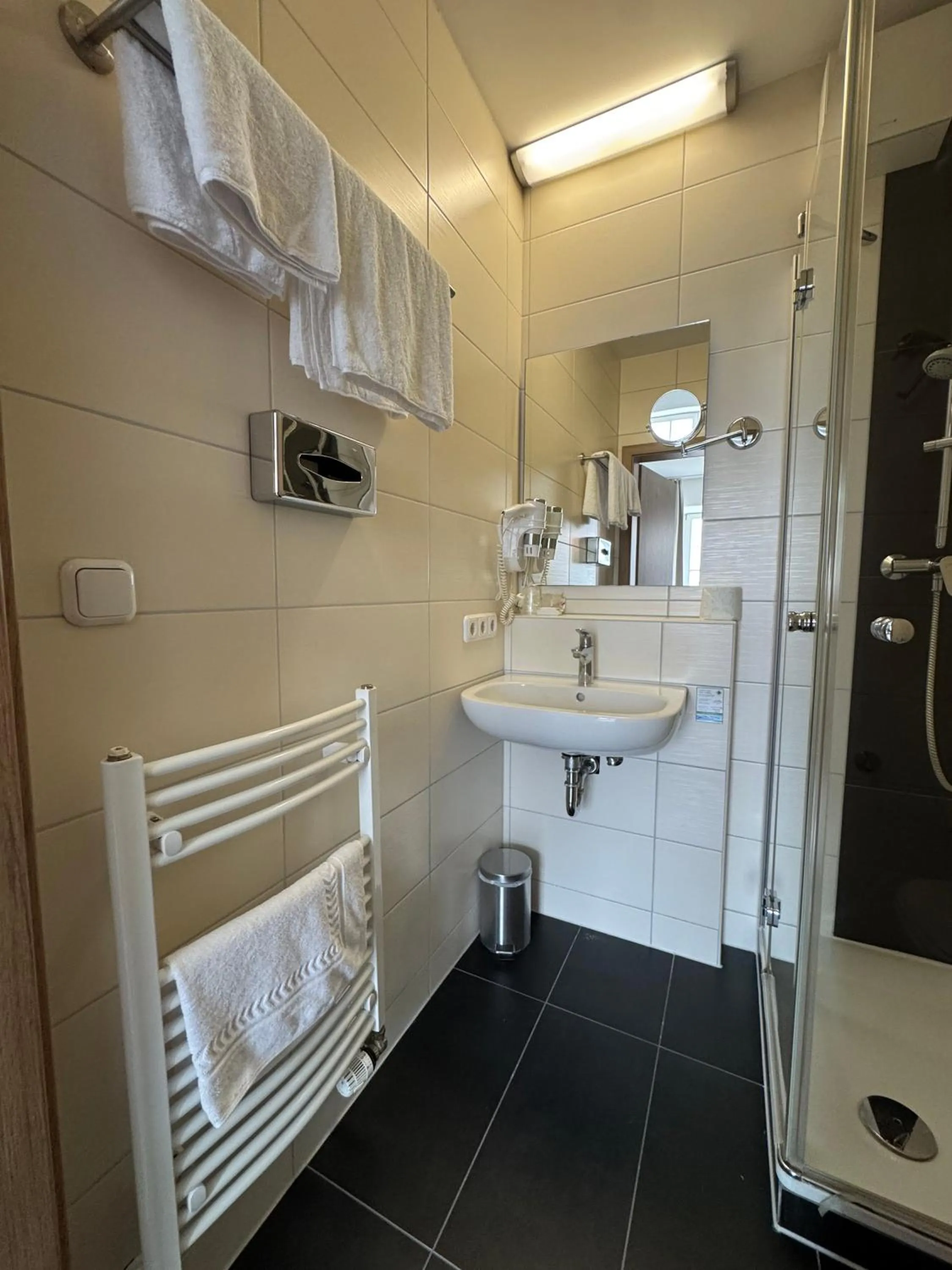 FLIP Boutique-Hotel near Basel - Modern Stay & Urban Food