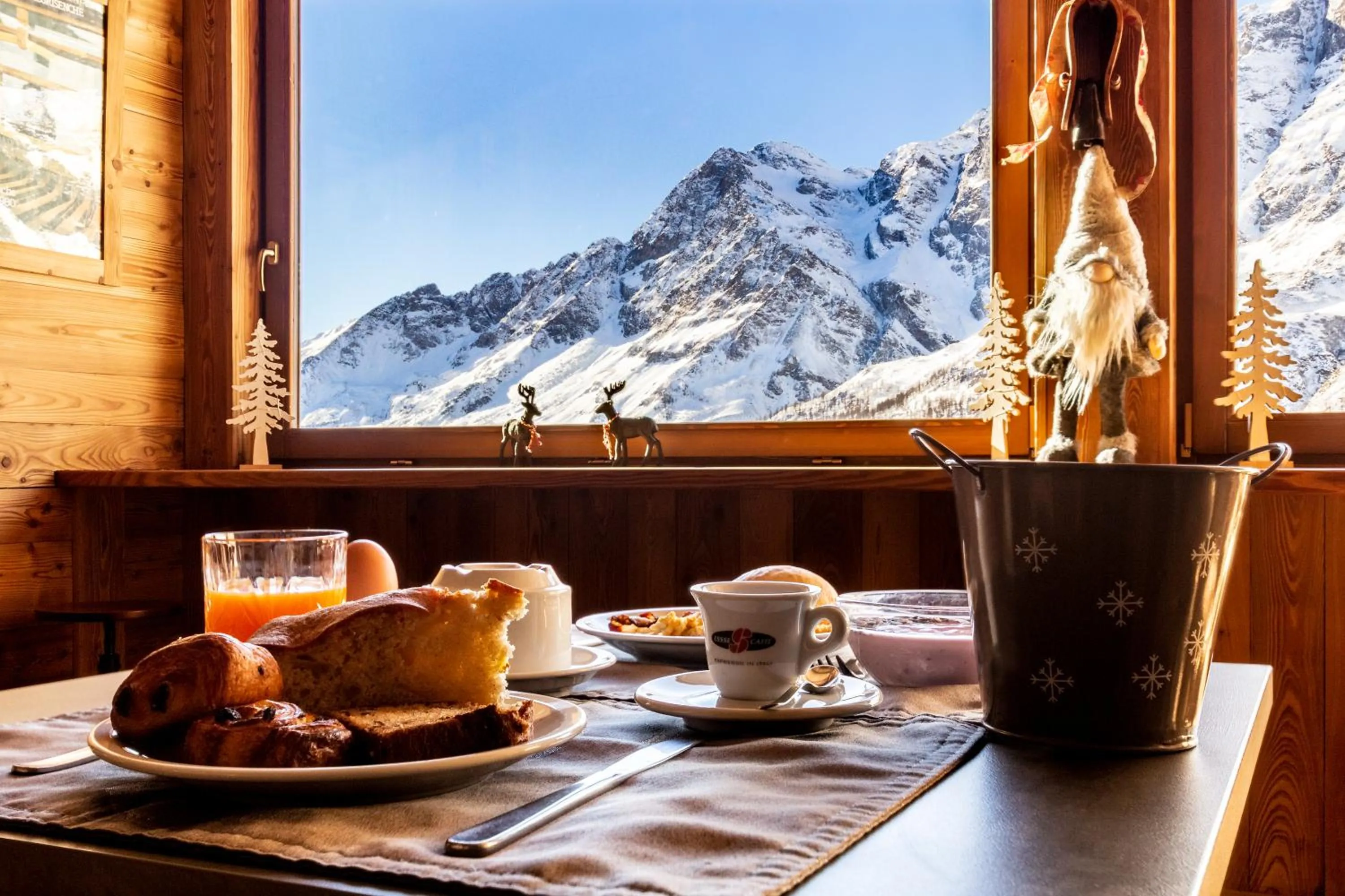 Breakfast in Hotel Meublé Furggen