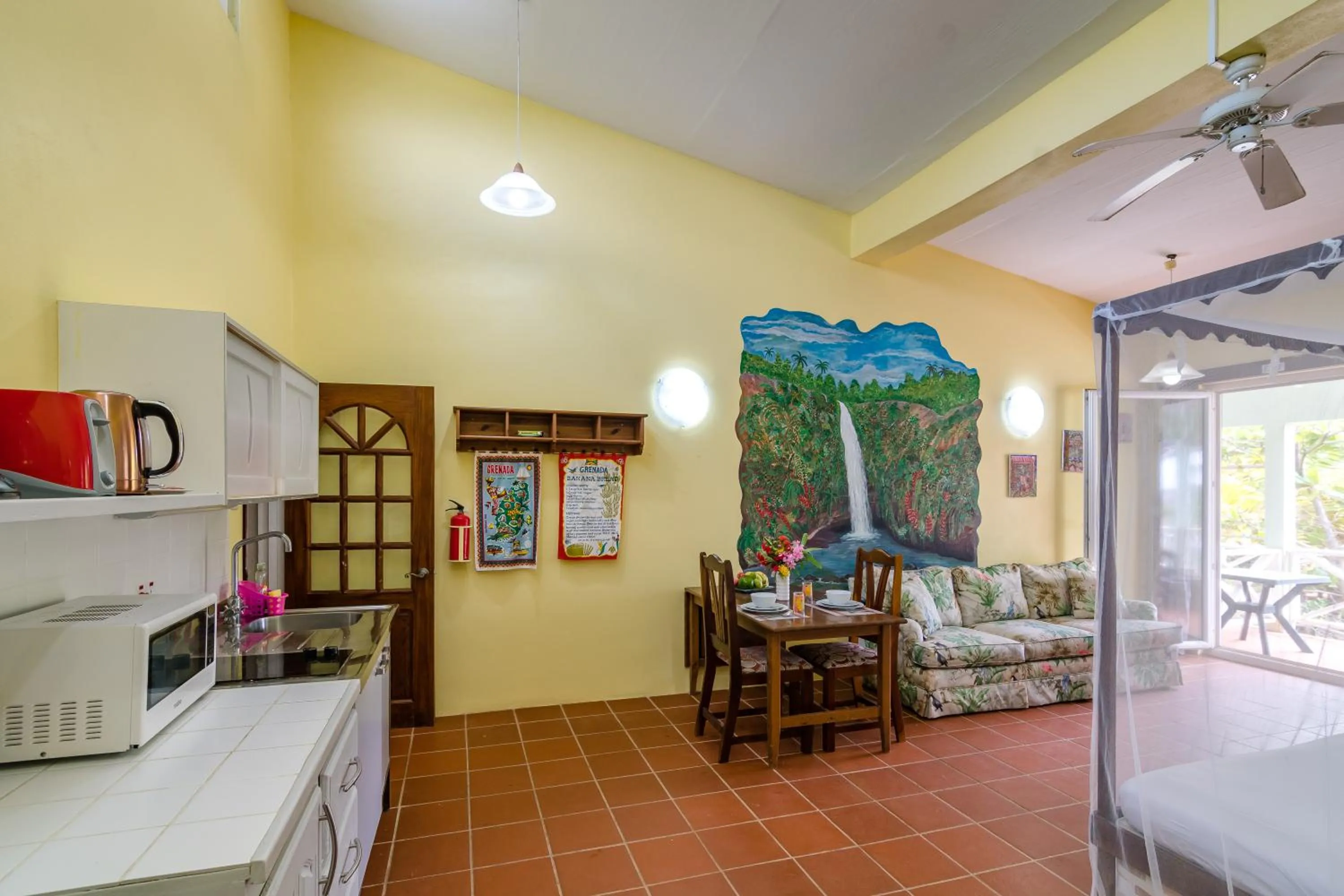 stove, Bed in Cabier Ocean Lodge