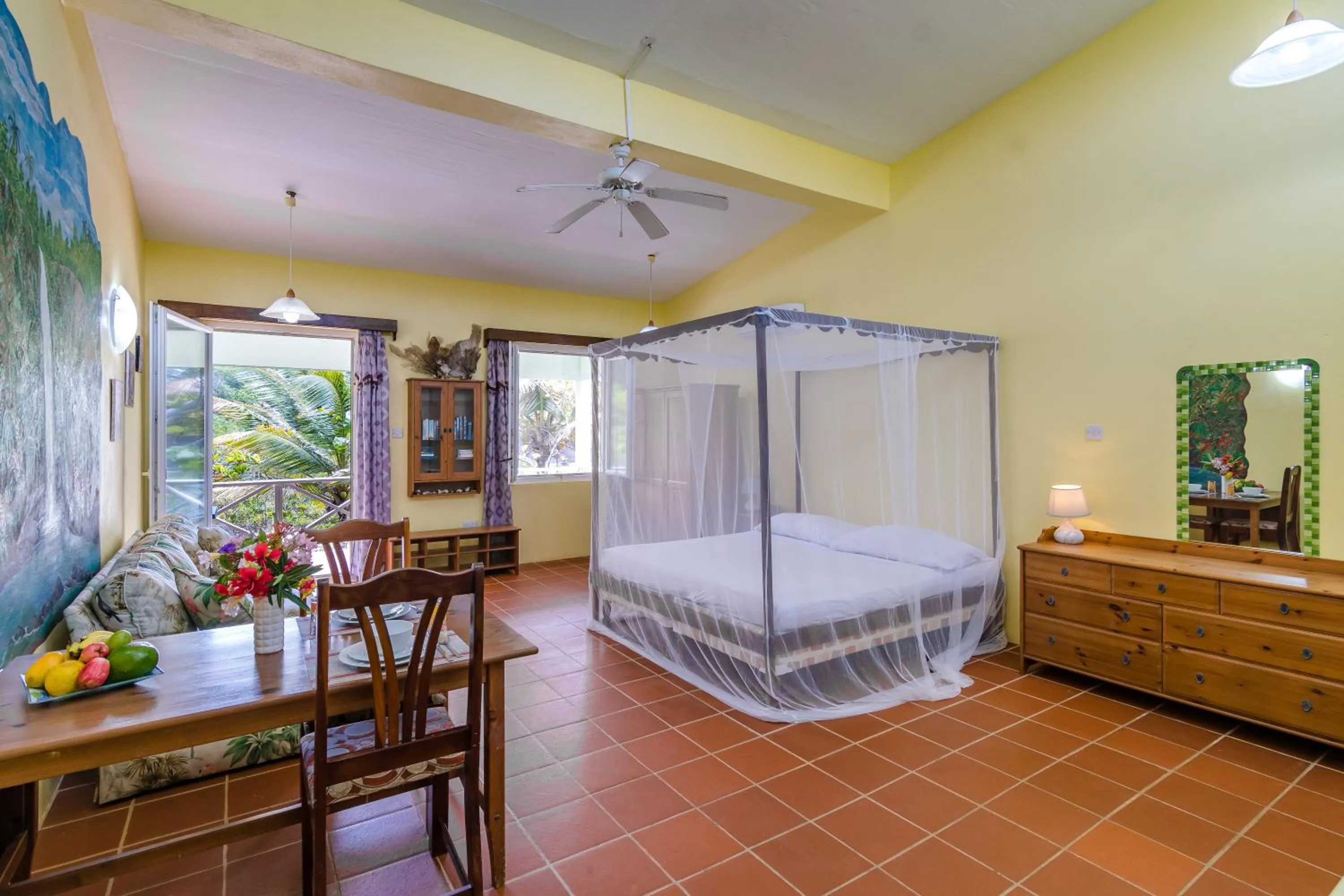 Photo of the whole room, Bed in Cabier Ocean Lodge
