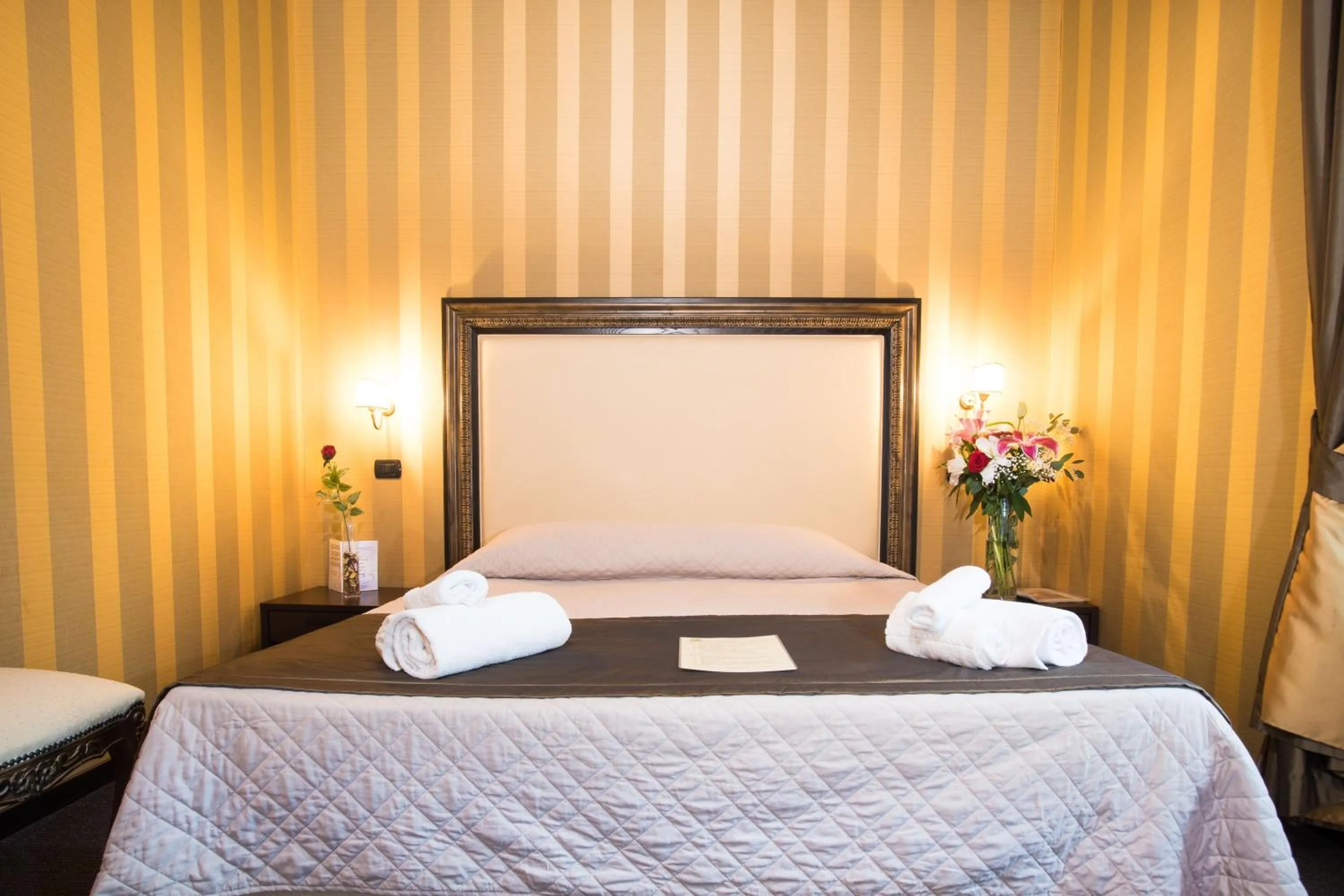 Bedroom, Bed in Domus RomAntica