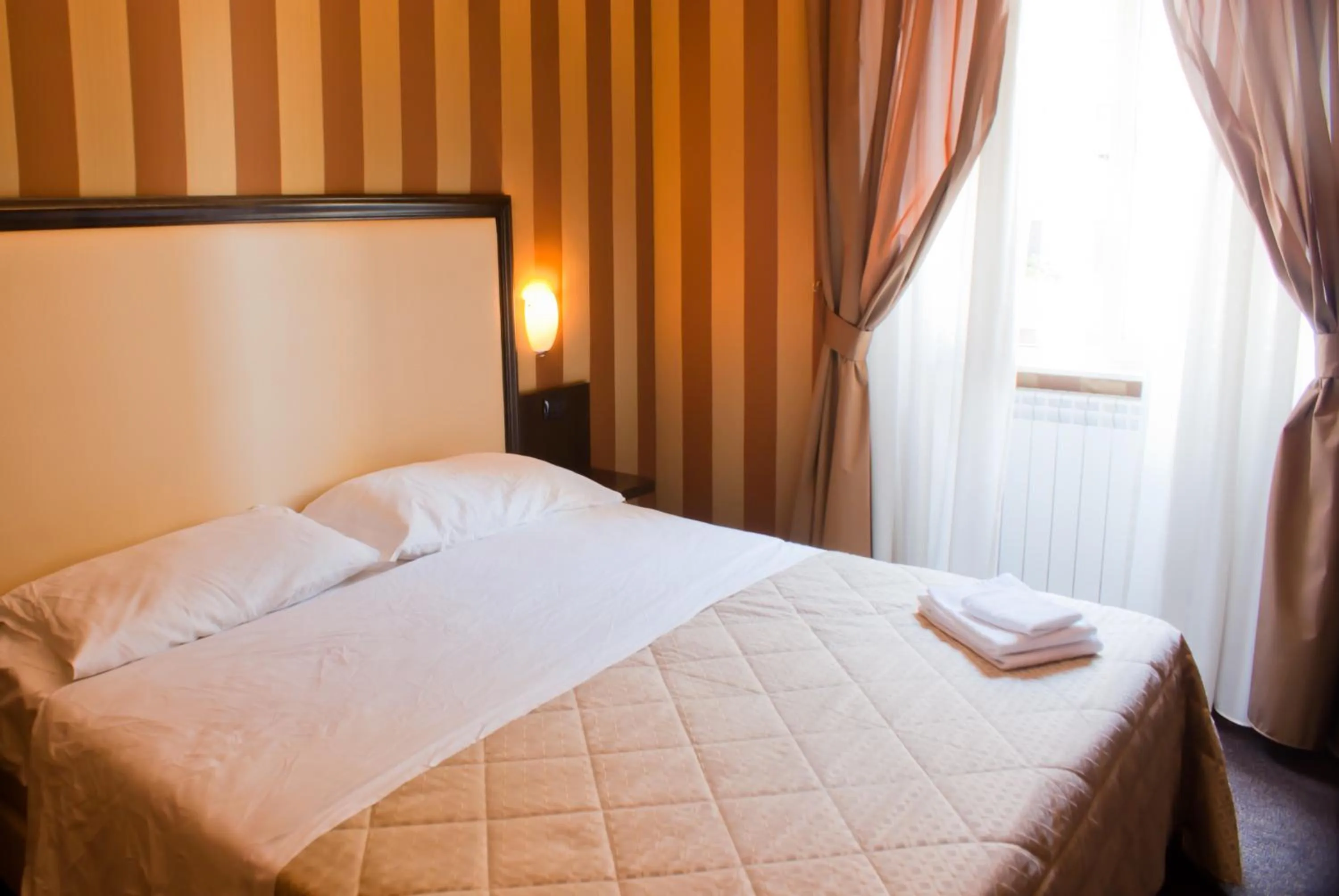 Bedroom, Bed in Domus RomAntica