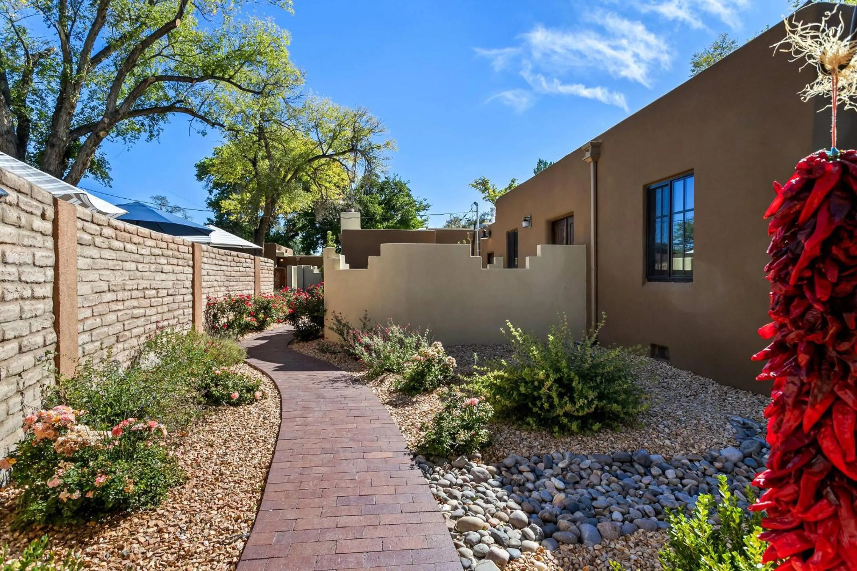 Bedroom in Casas de Suenos Old Town Historic Inn, an Ascend Collection Hotel