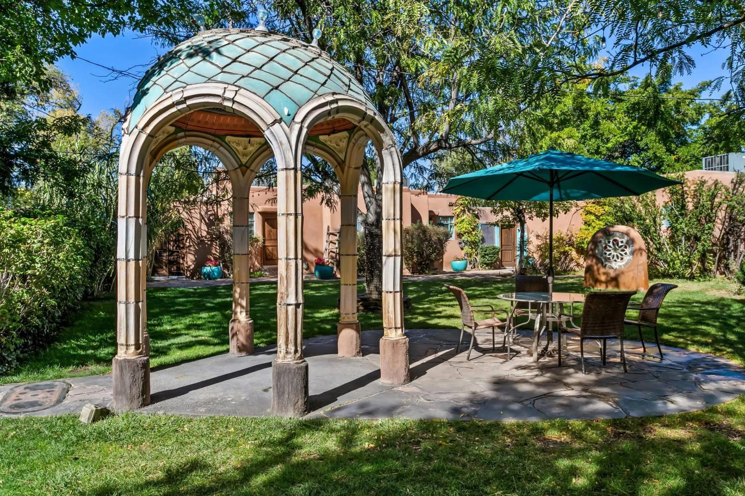 Swimming pool in Casas de Suenos Old Town Historic Inn, an Ascend Collection Hotel