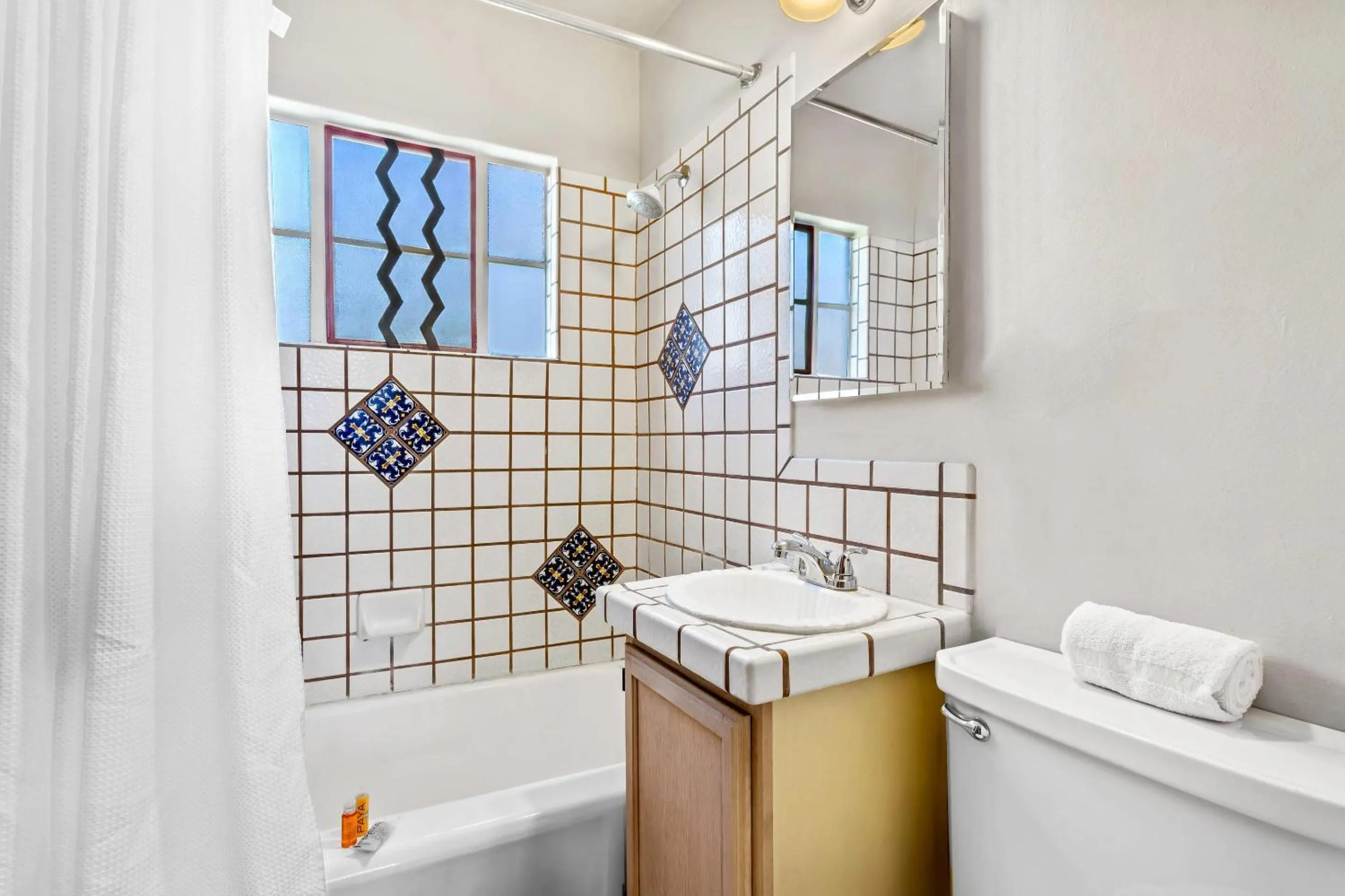 Bedroom in Casas de Suenos Old Town Historic Inn, an Ascend Collection Hotel