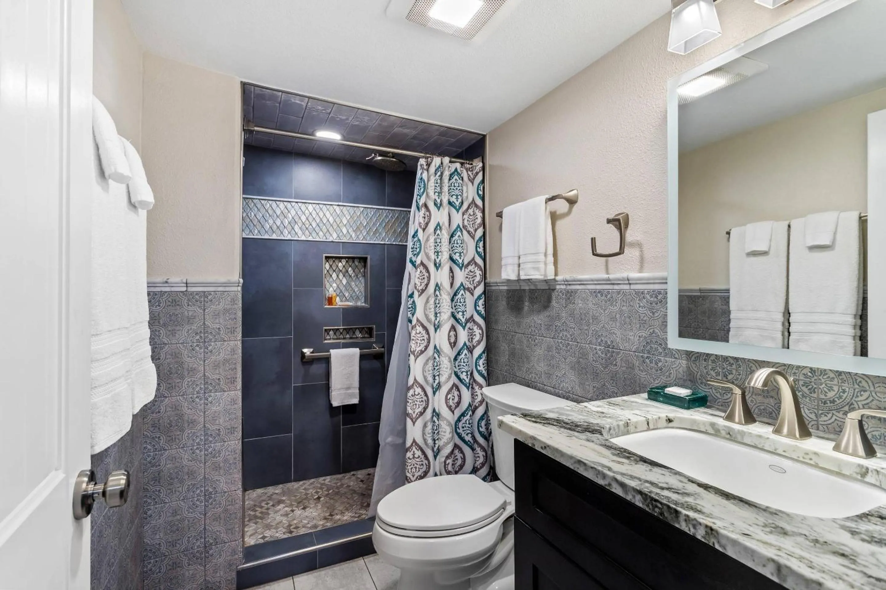 Bedroom in Casas de Suenos Old Town Historic Inn, an Ascend Collection Hotel