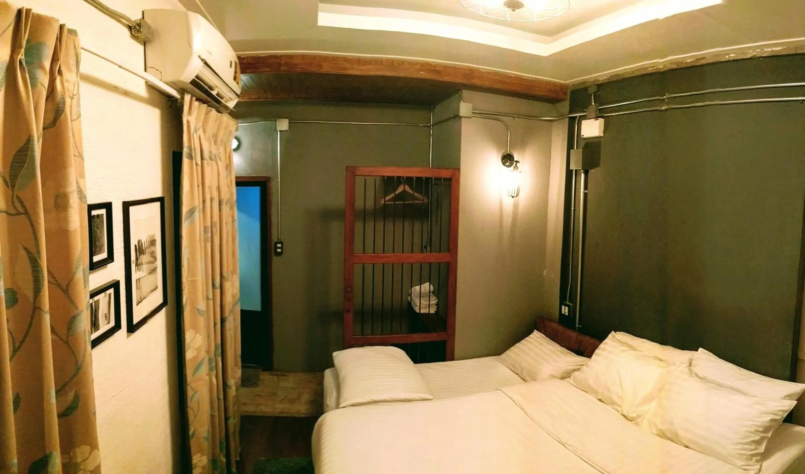 Bed in Zeds Hostel Bangkok