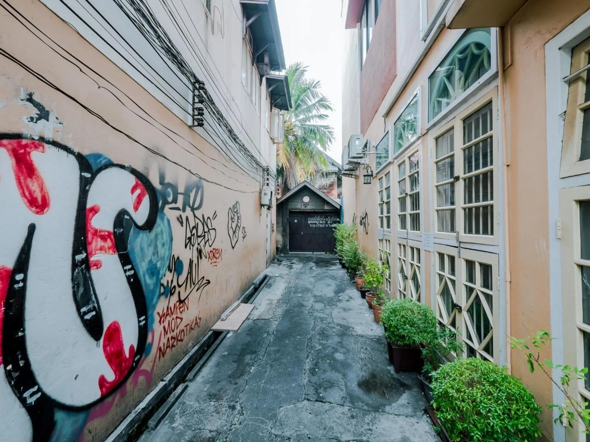 Property building in Zeds Hostel Bangkok