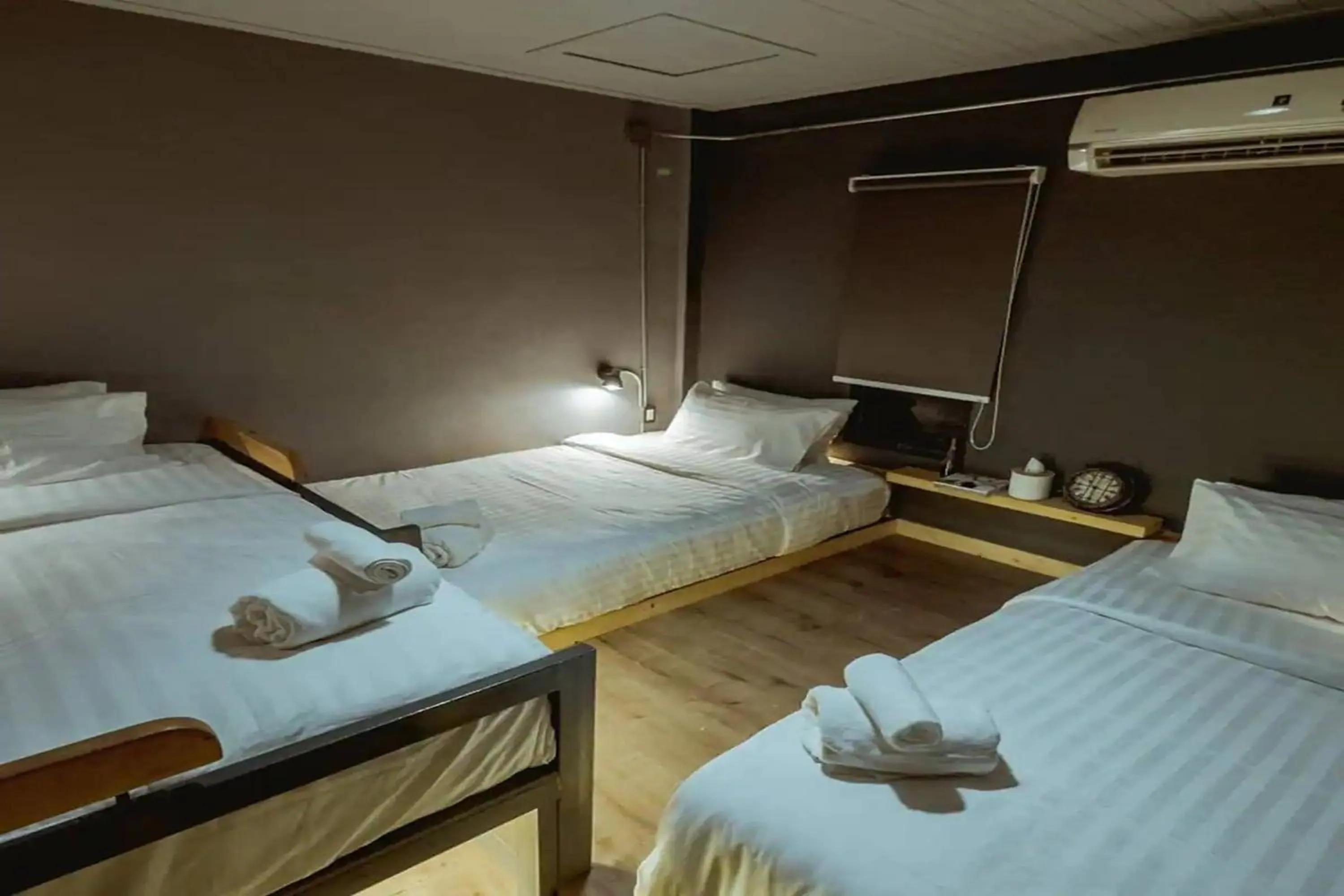 Bedroom, Bed in Zeds Hostel Bangkok