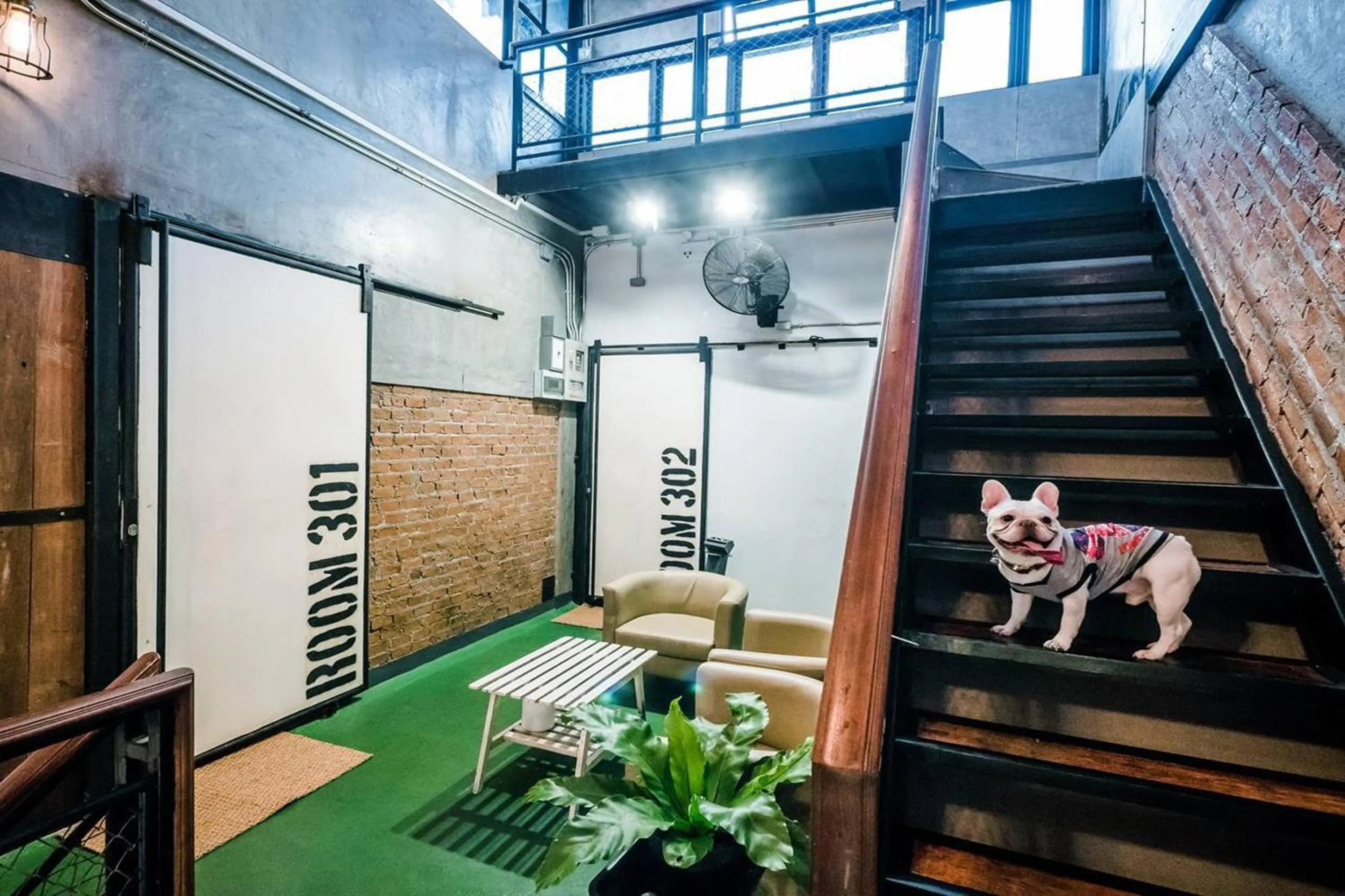 Living room in Zeds Hostel Bangkok