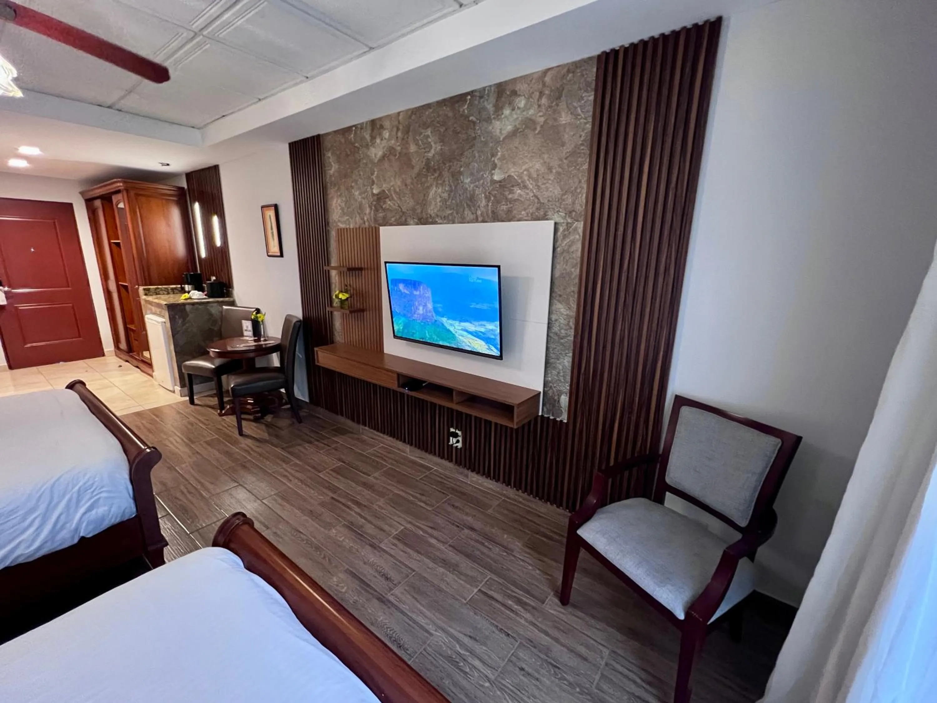 TV and multimedia, Bed in Hotel Valle del Rio