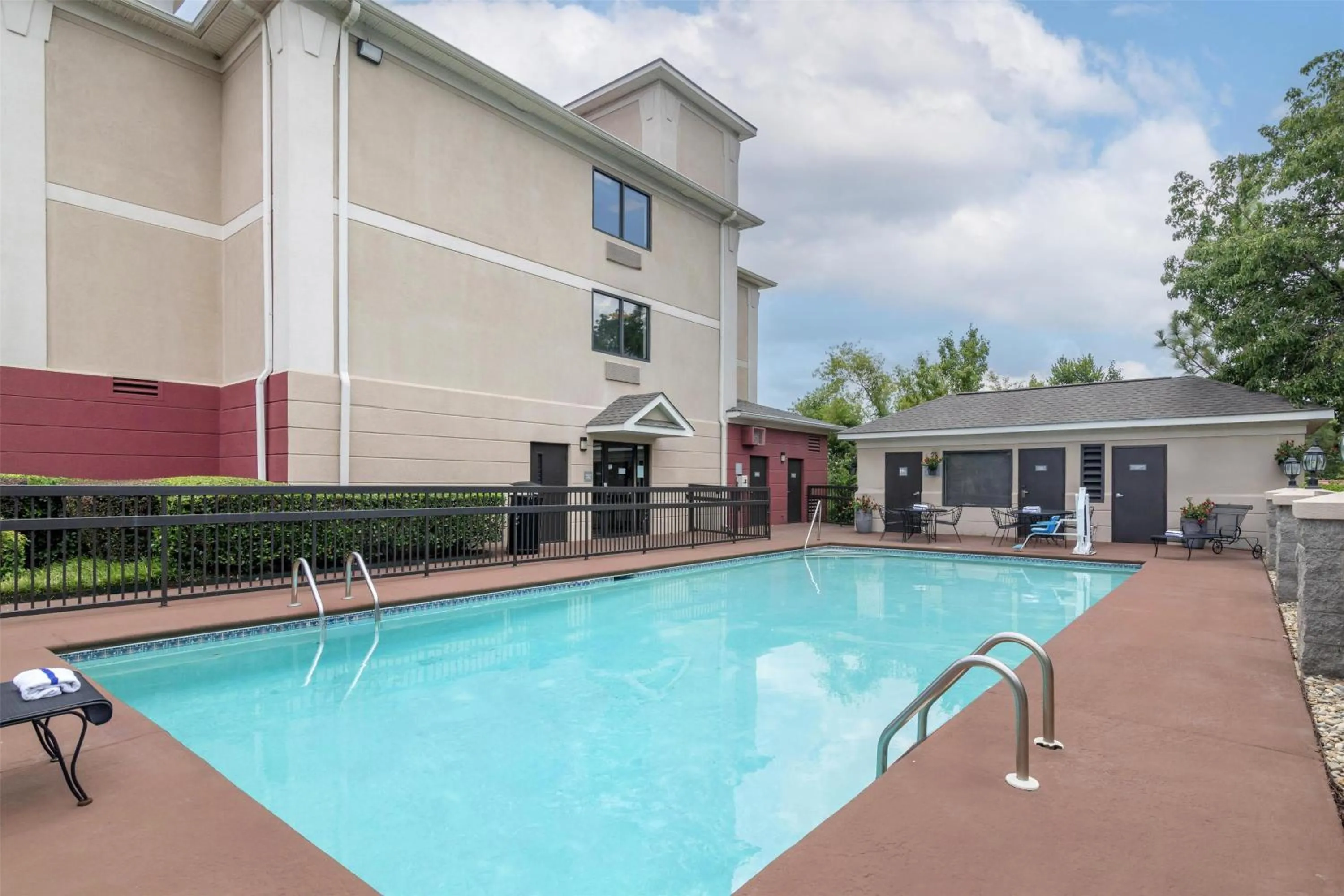 Pool view in Best Western Augusta West