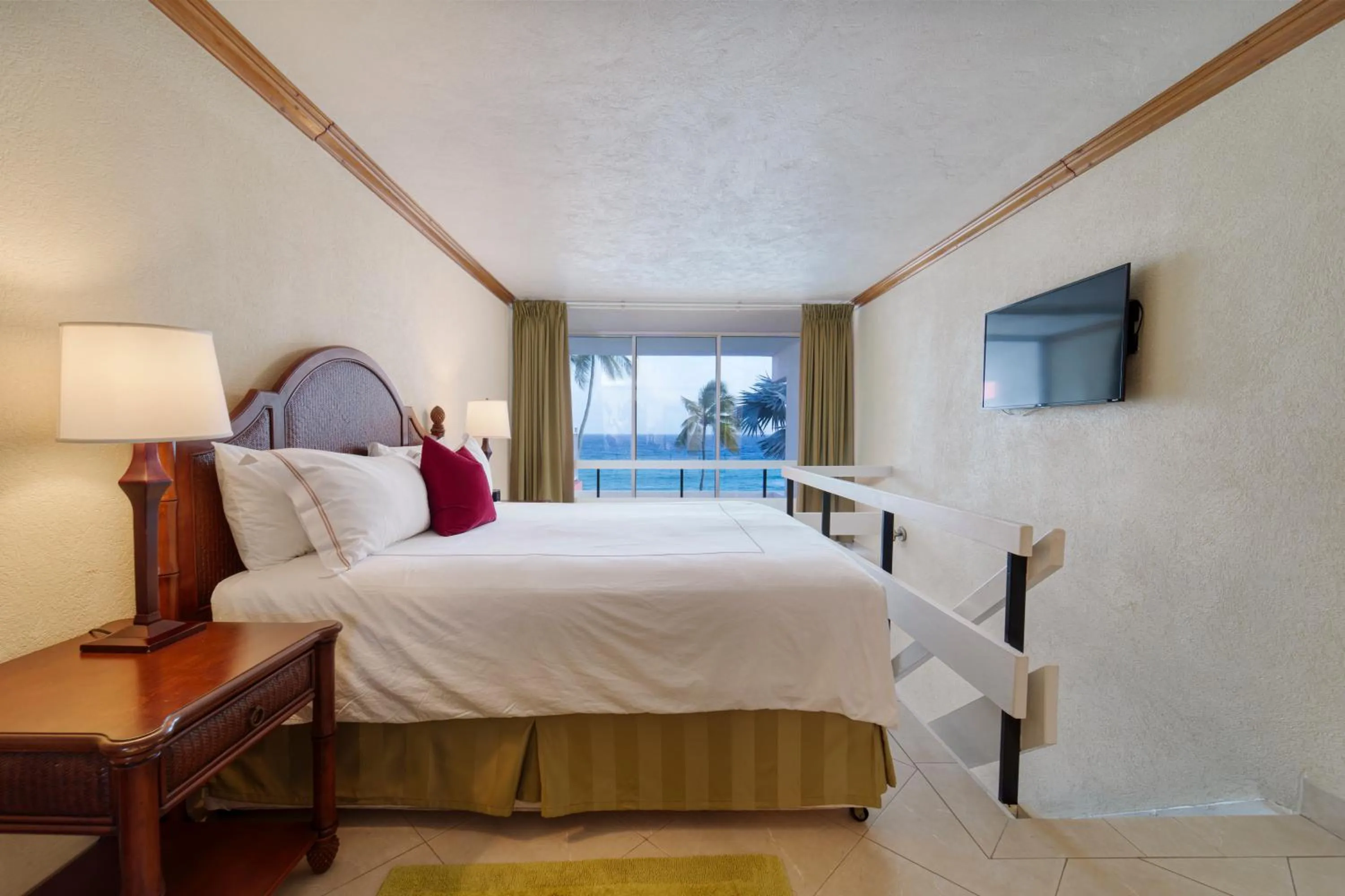 Bedroom, Bed in Southern Palms Beach Club