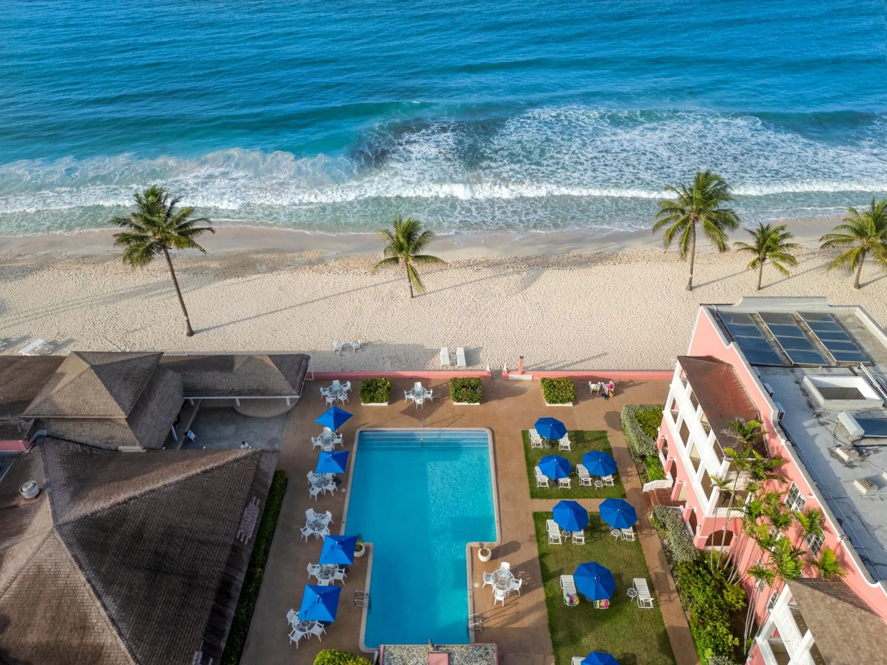 Swimming pool in Southern Palms Beach Club