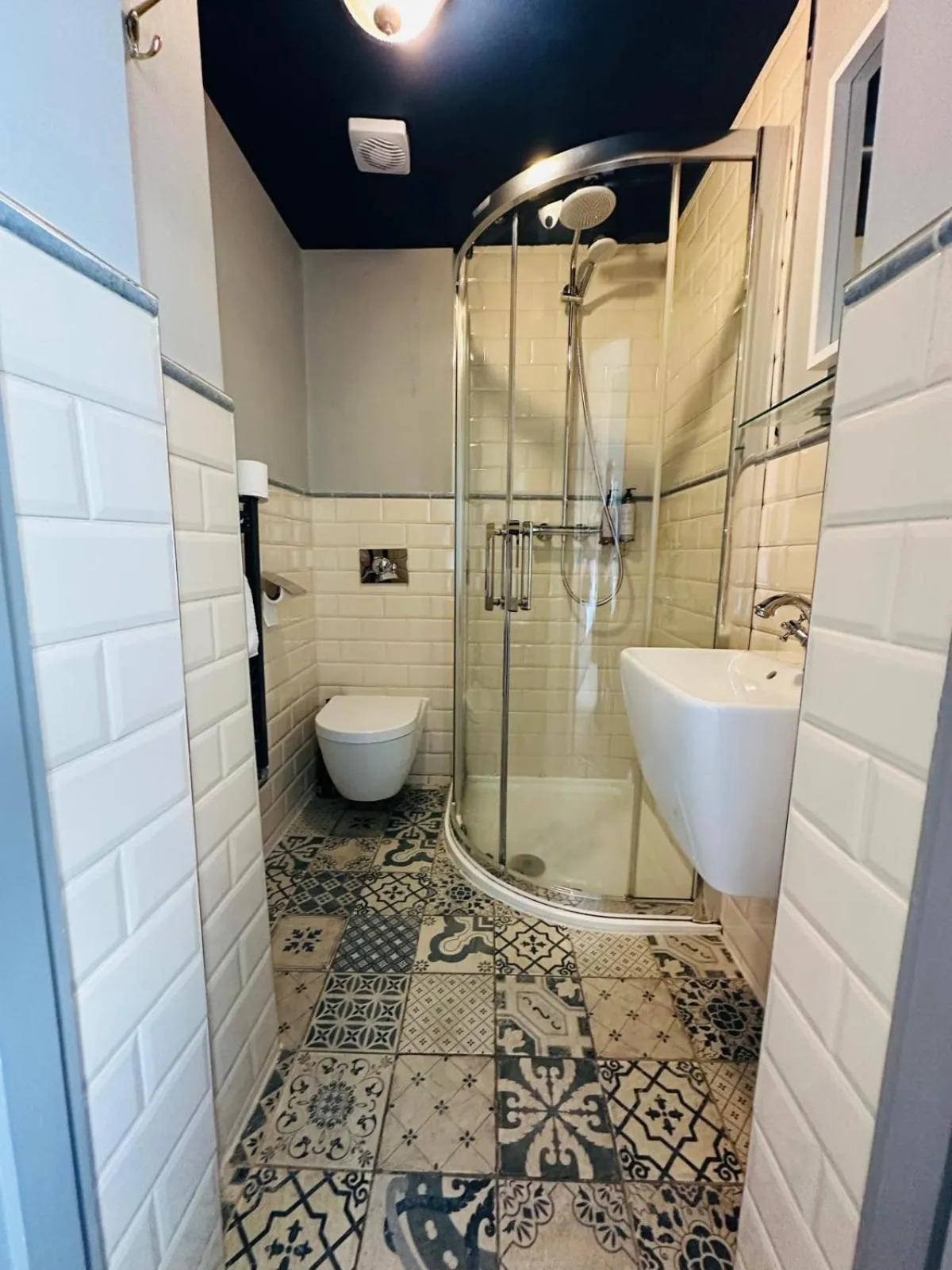 Bathroom in The Strand Hotel, the former residence of Oscar Wilde