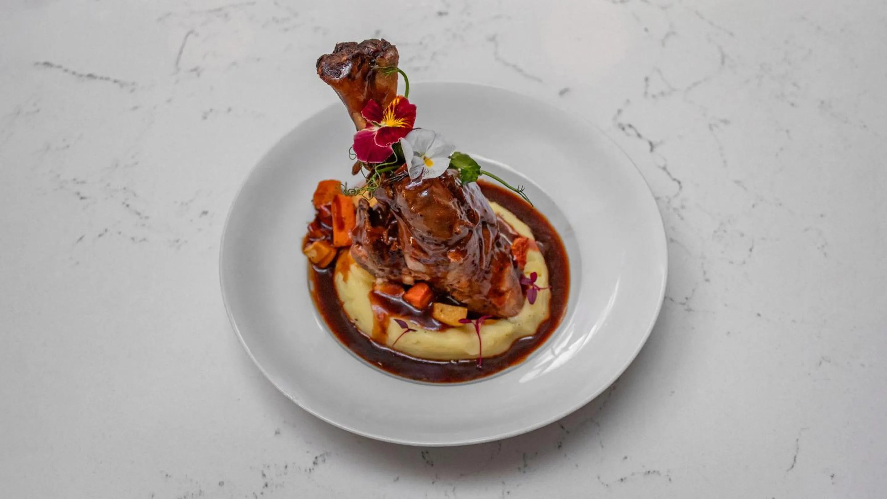 Dinner in The Strand Hotel, the former residence of Oscar Wilde