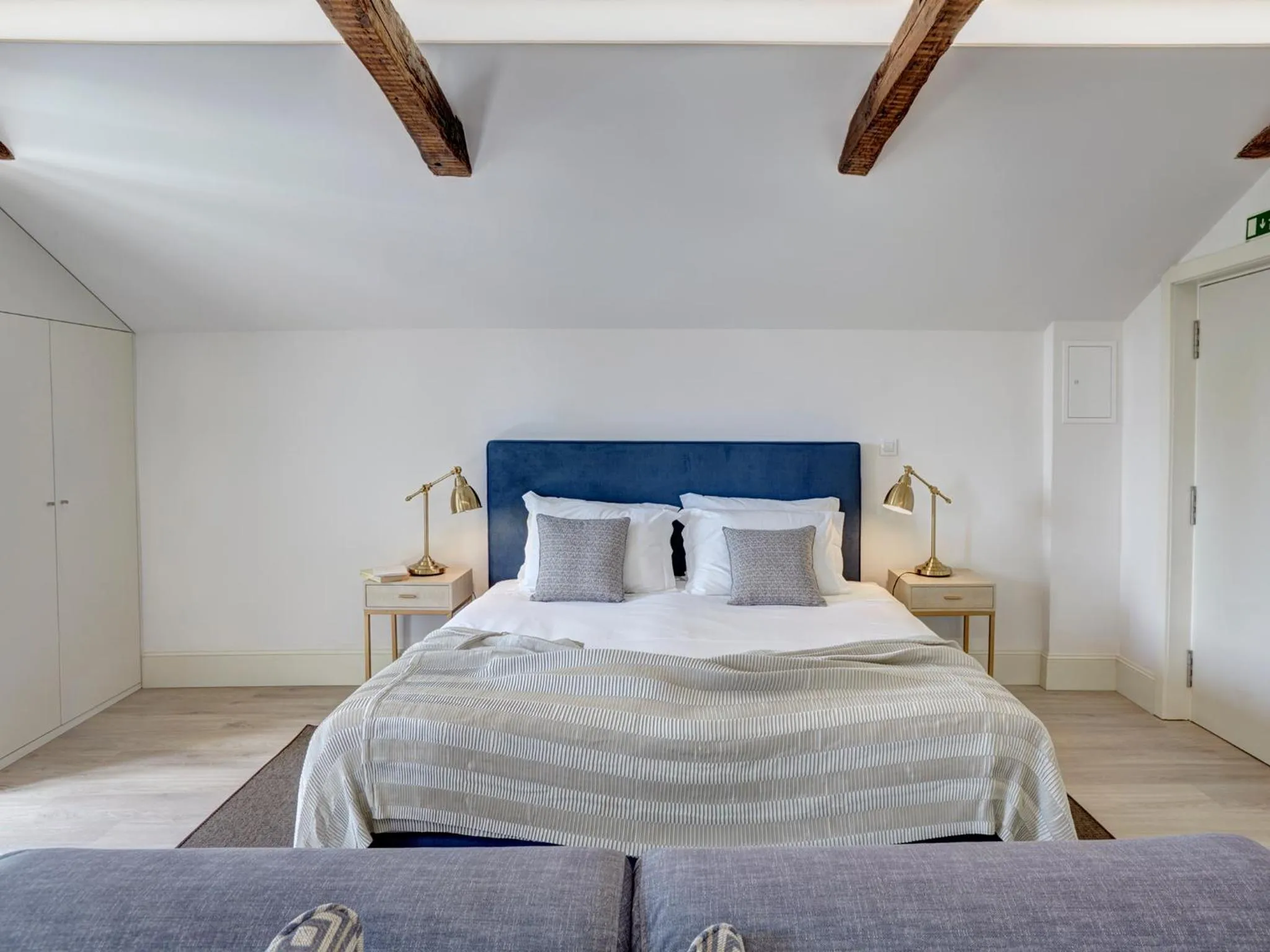 Bedroom, Bed in Porto Downtown Lovers Suites: Bombarda 451