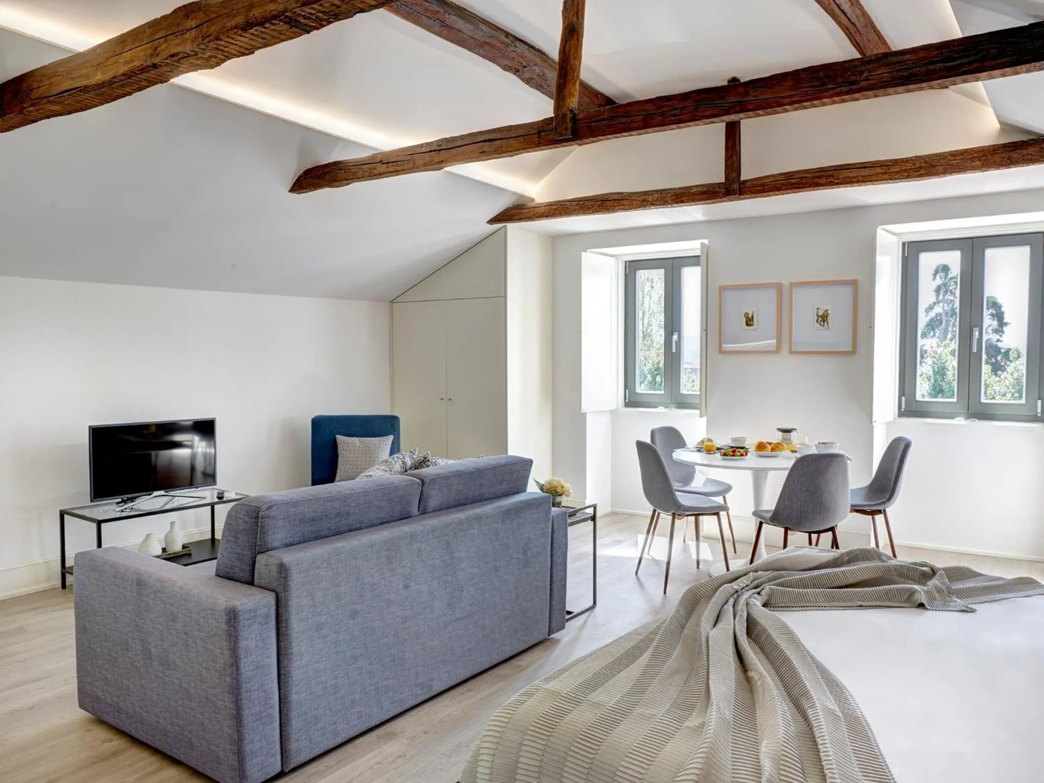 Living room in Porto Downtown Lovers Suites: Bombarda 451