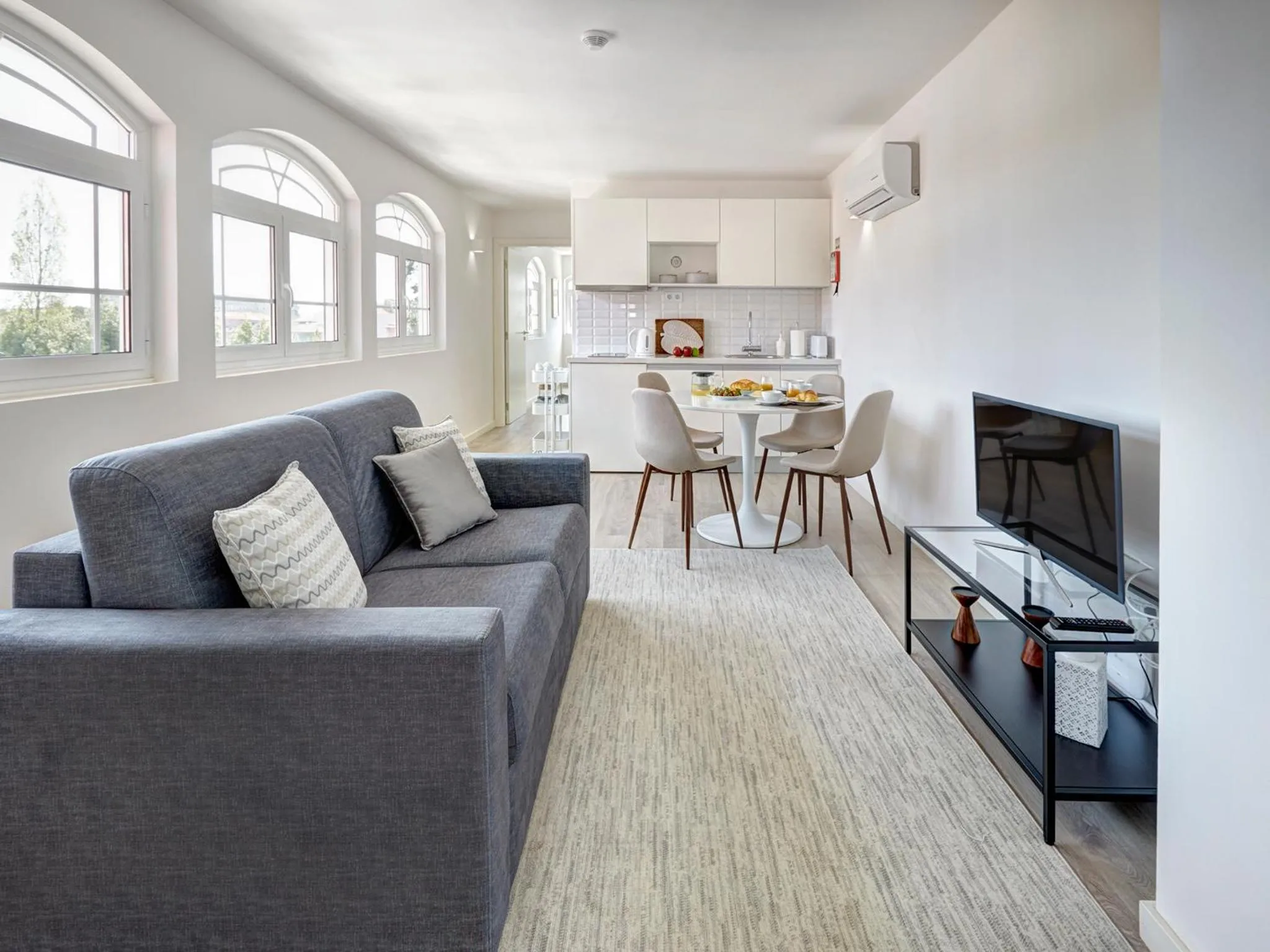 Kitchen or kitchenette in Porto Downtown Lovers Suites: Bombarda 451