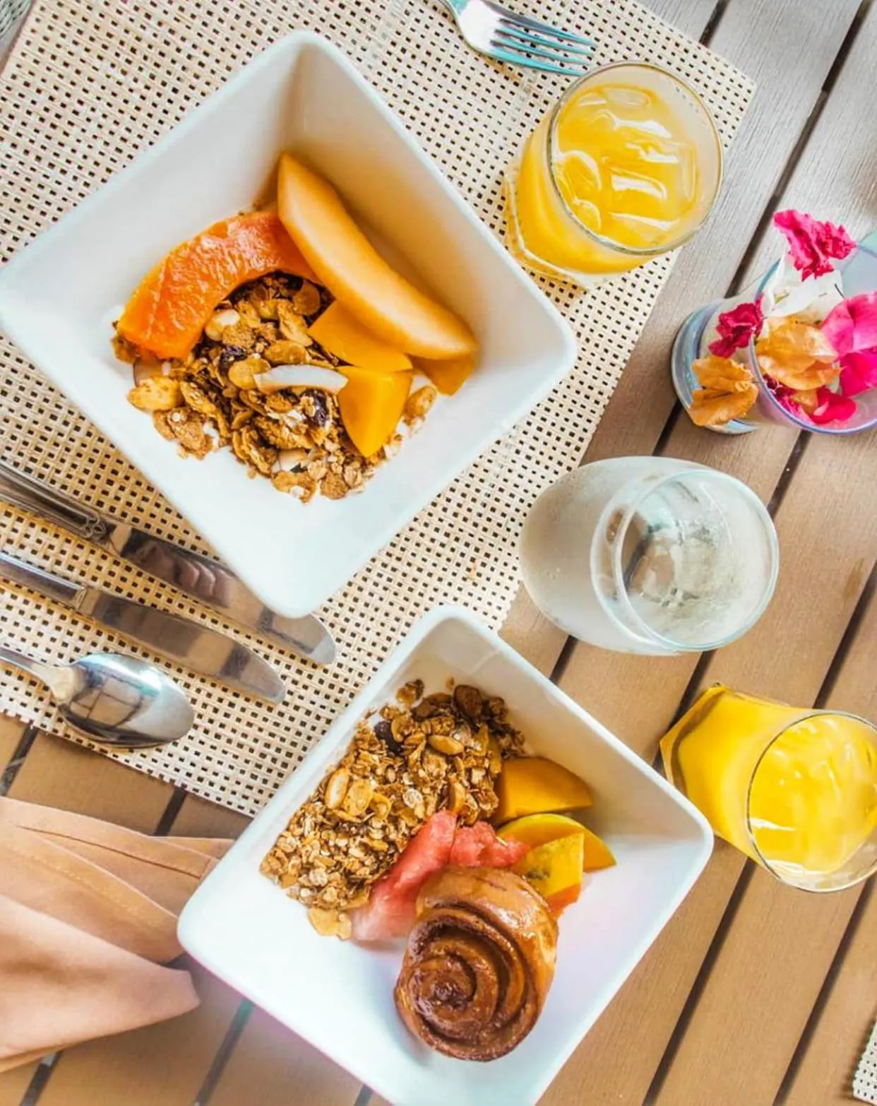 Restaurant/places to eat in Mount Cinnamon Beach & Wellness Resort