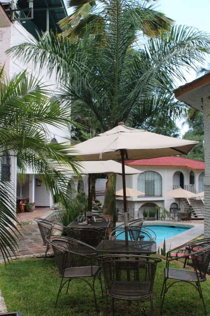 Garden in Hotel Ilebal Cuernavaca Centro - lugar con encanto!