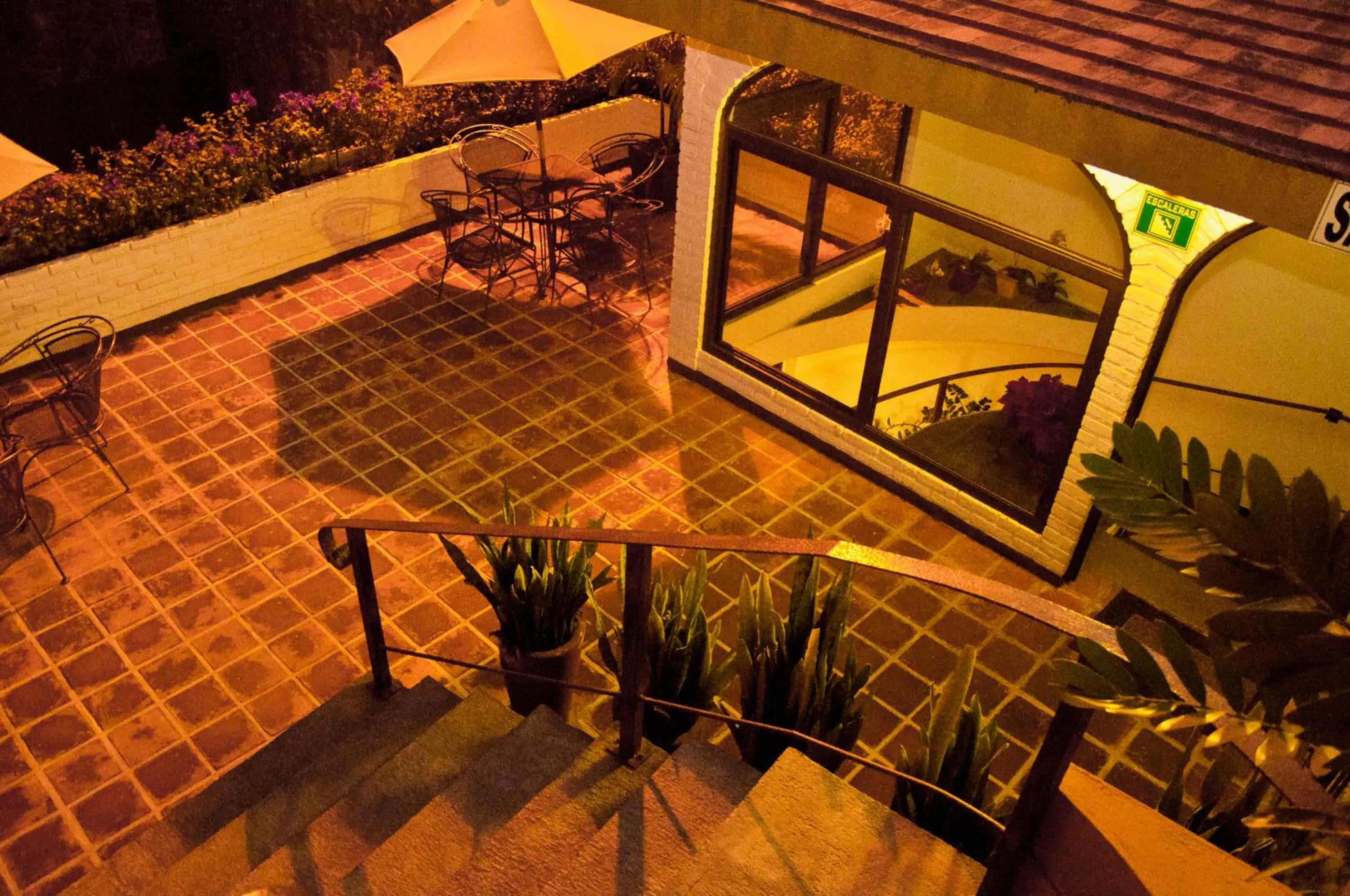 Patio in Hotel Ilebal Cuernavaca Centro - lugar con encanto!