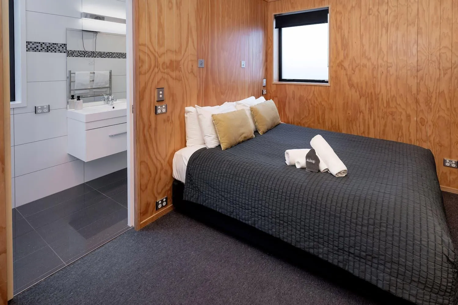 Bed in Queenstown Top 10 Holiday Park