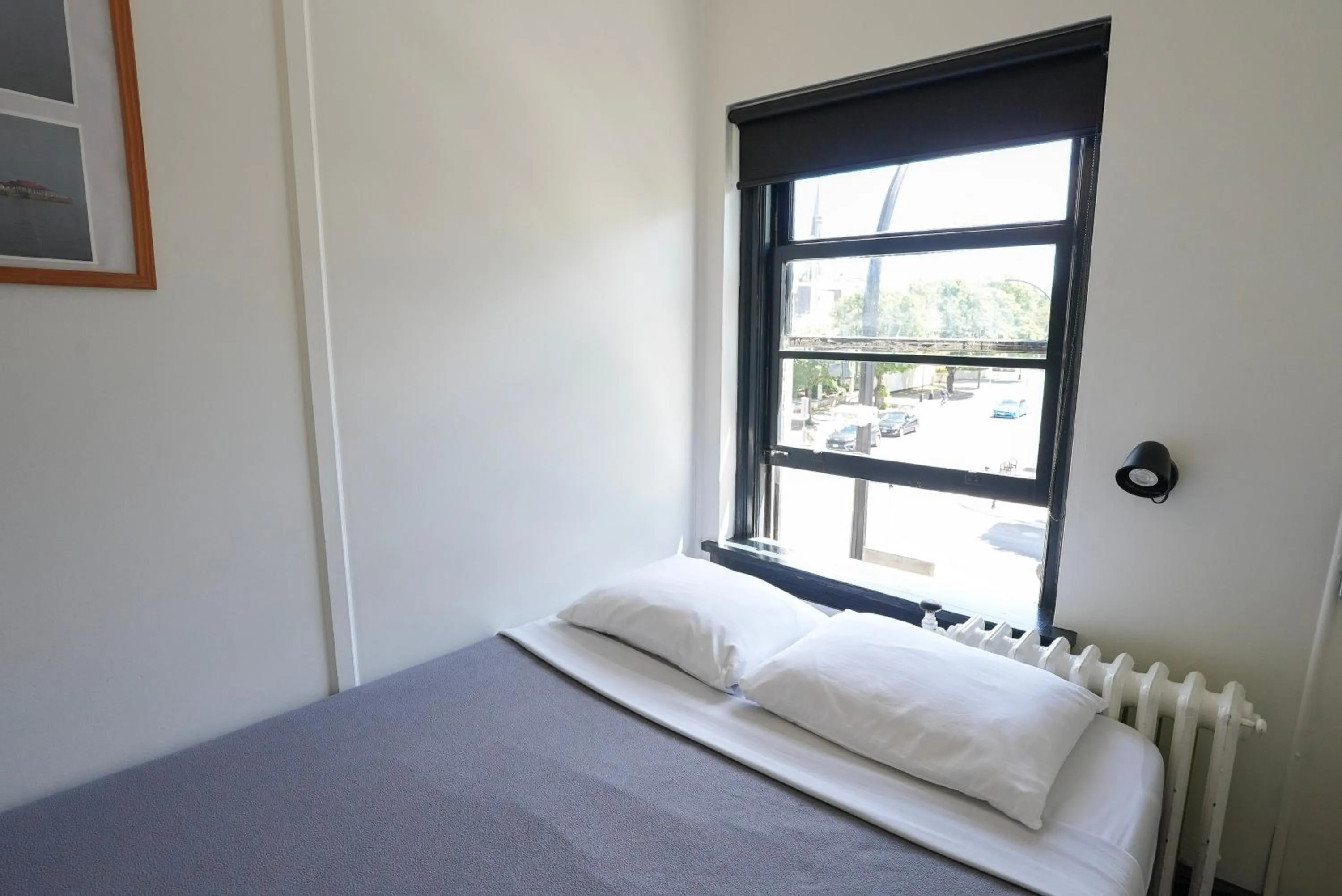 Bed in Ocean Island Inn | Backpackers | Suites