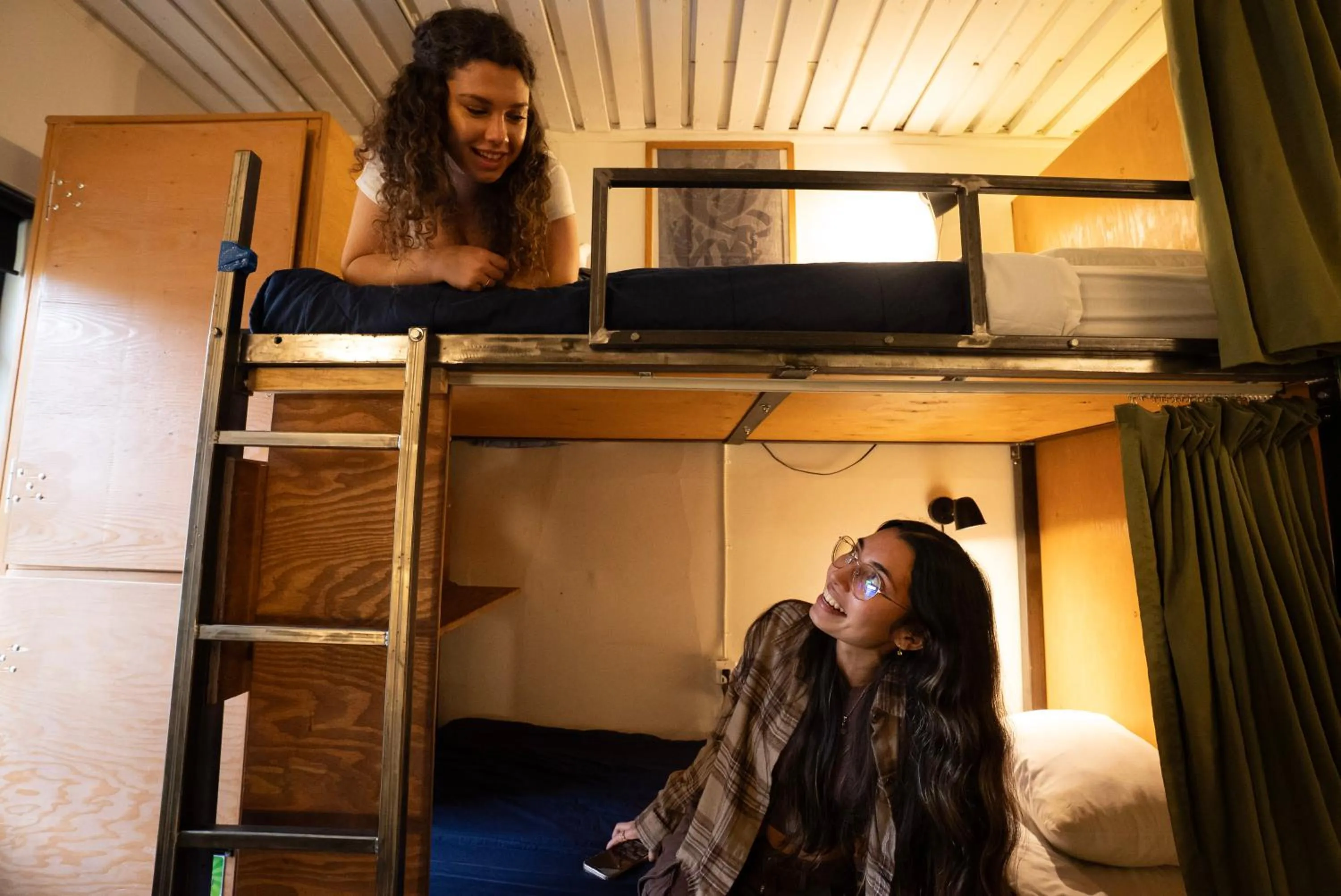 Ocean Island Inn | Backpackers | Suites