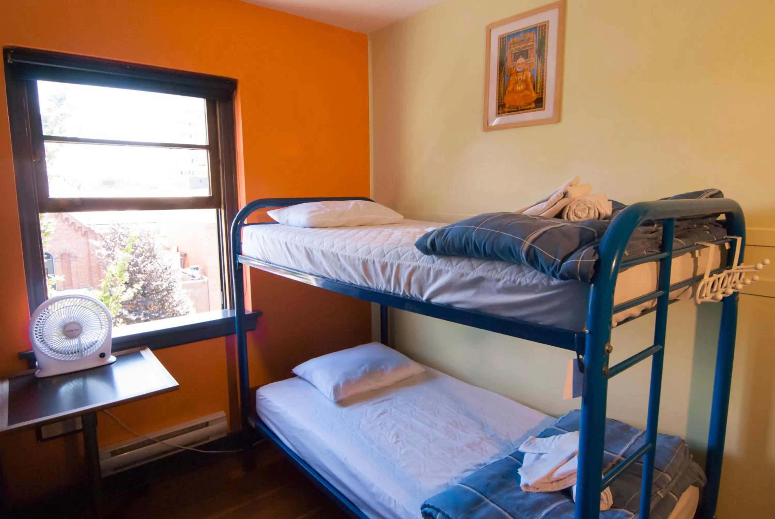 Bed in Ocean Island Inn | Backpackers | Suites