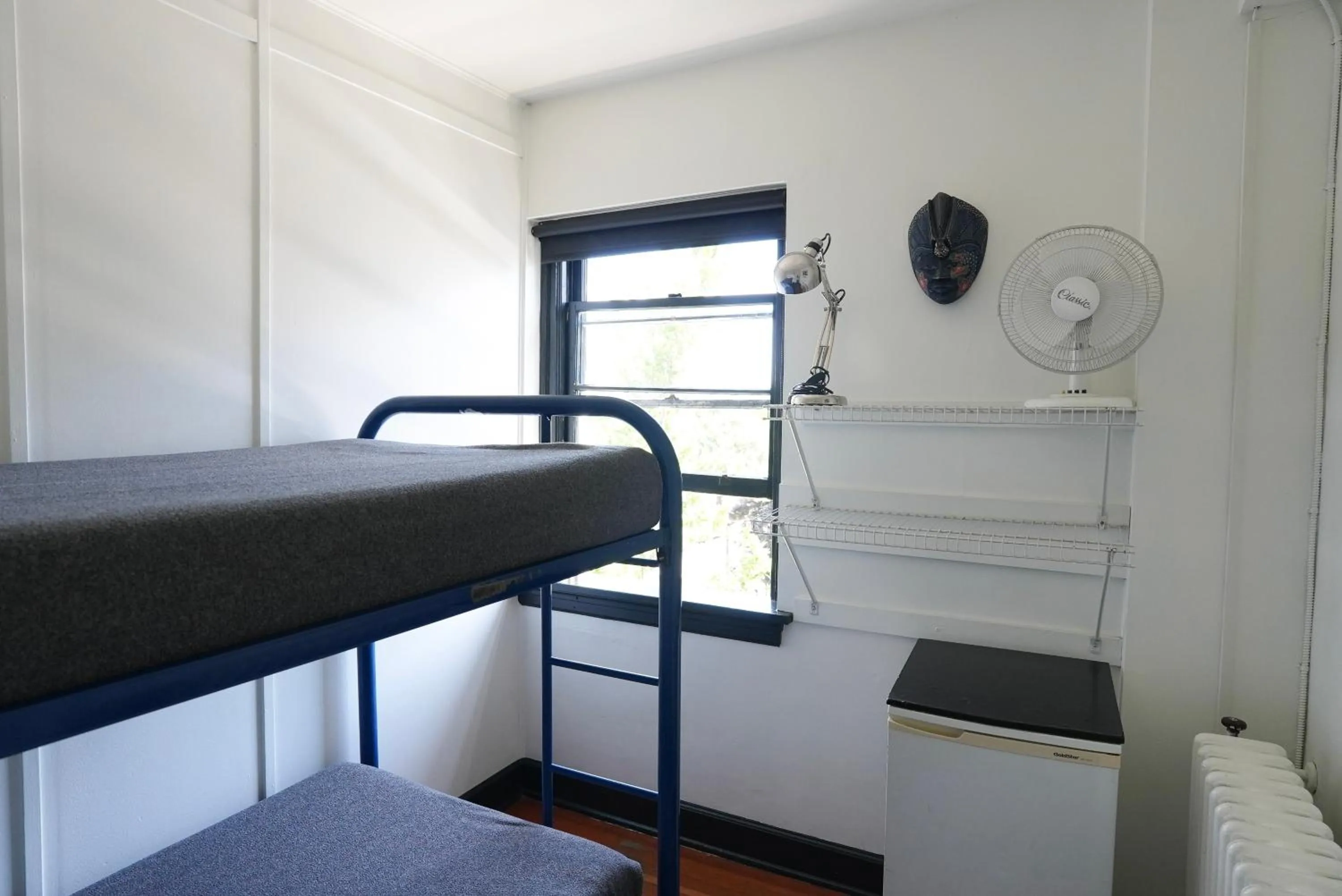 Bed in Ocean Island Inn | Backpackers | Suites