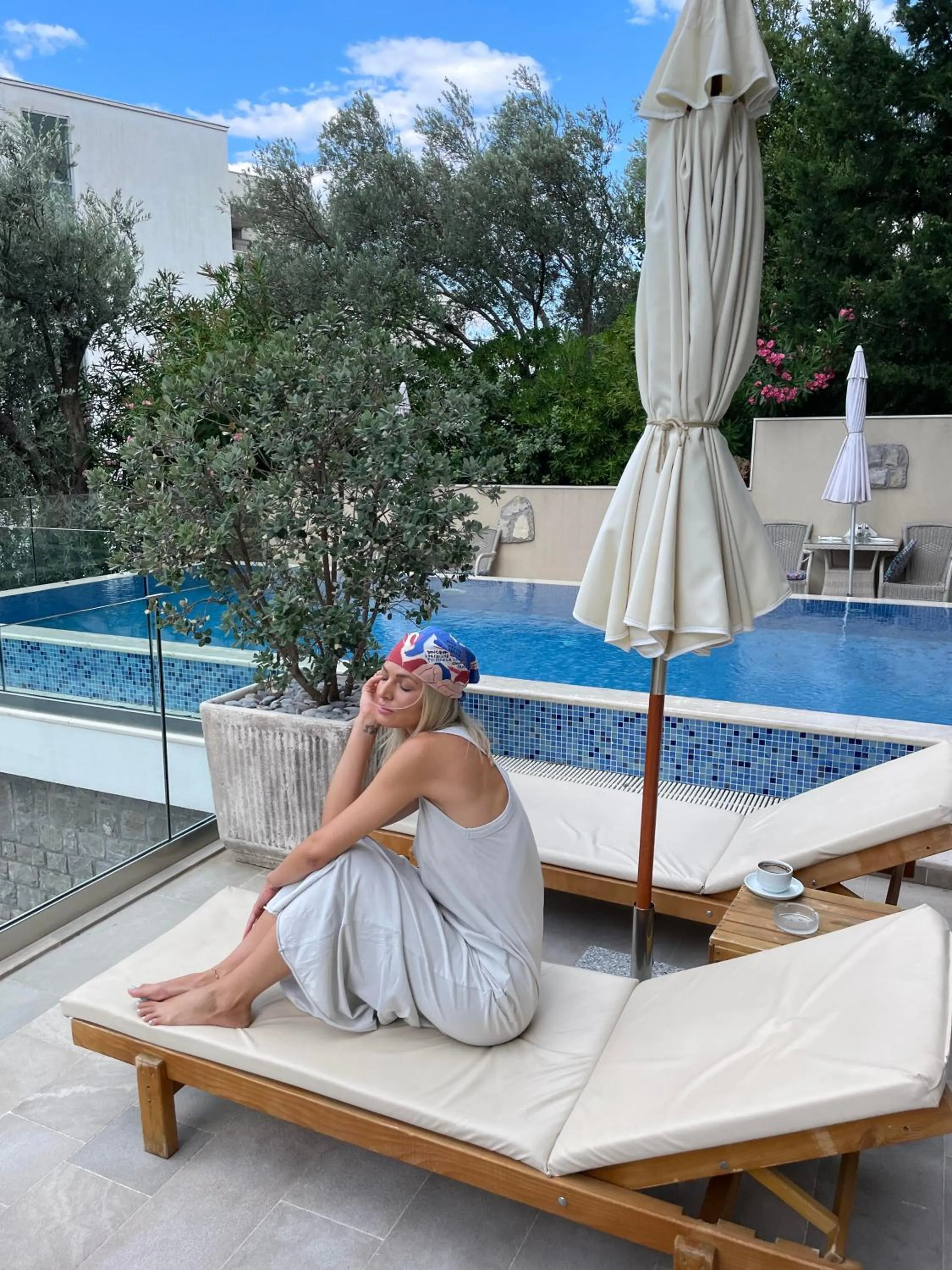 Pool view in B&B Amfora