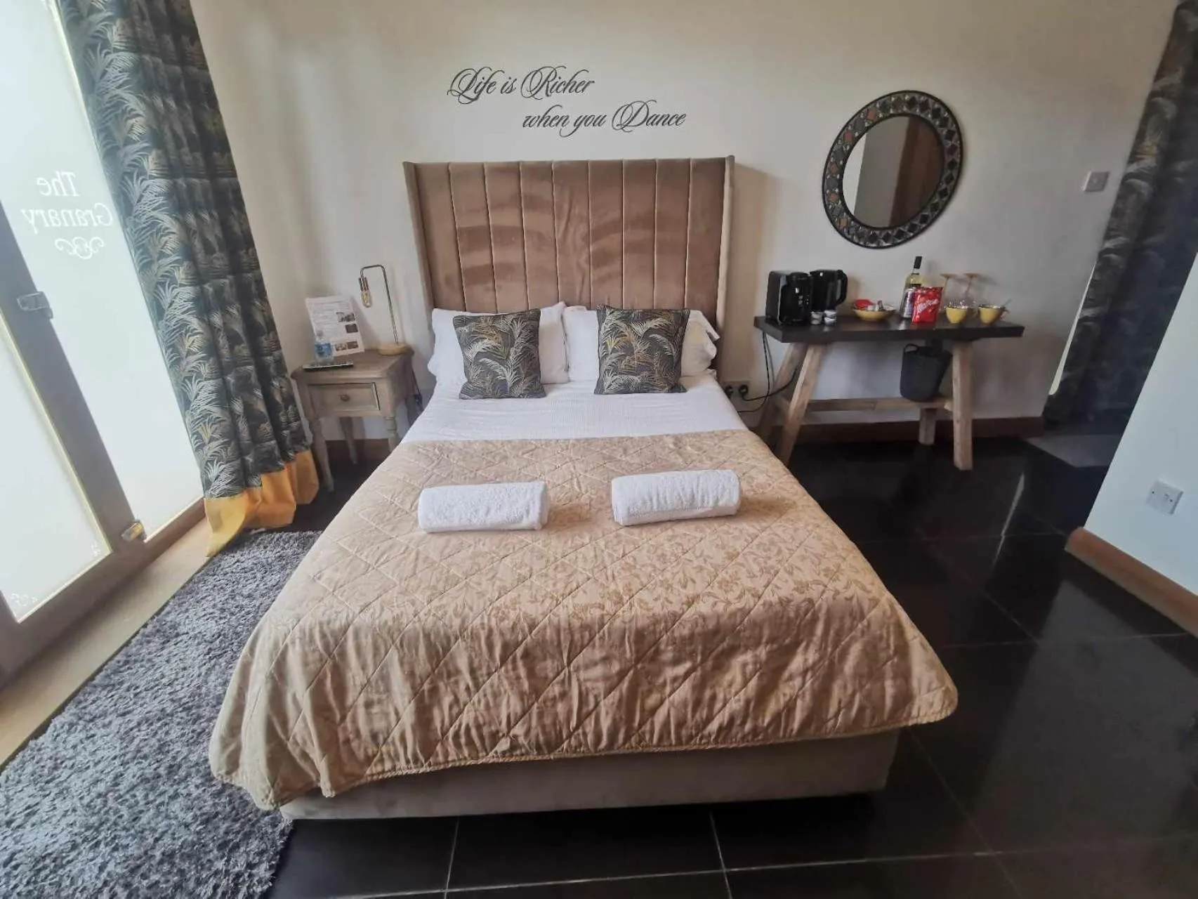 Bedroom, Bed in The Old Mill Rooms