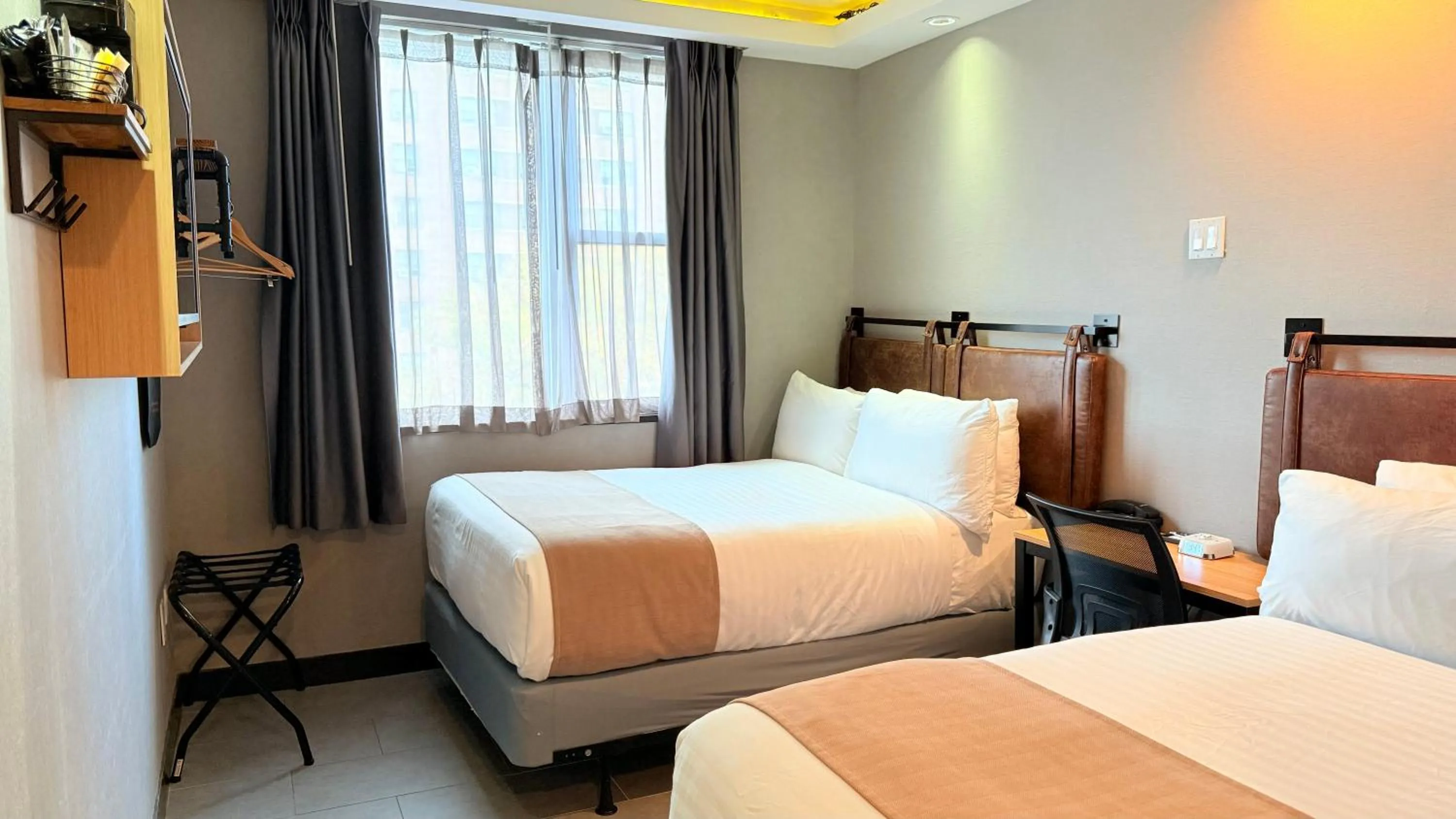 Photo of the whole room, Bed in Madison LES Hotel