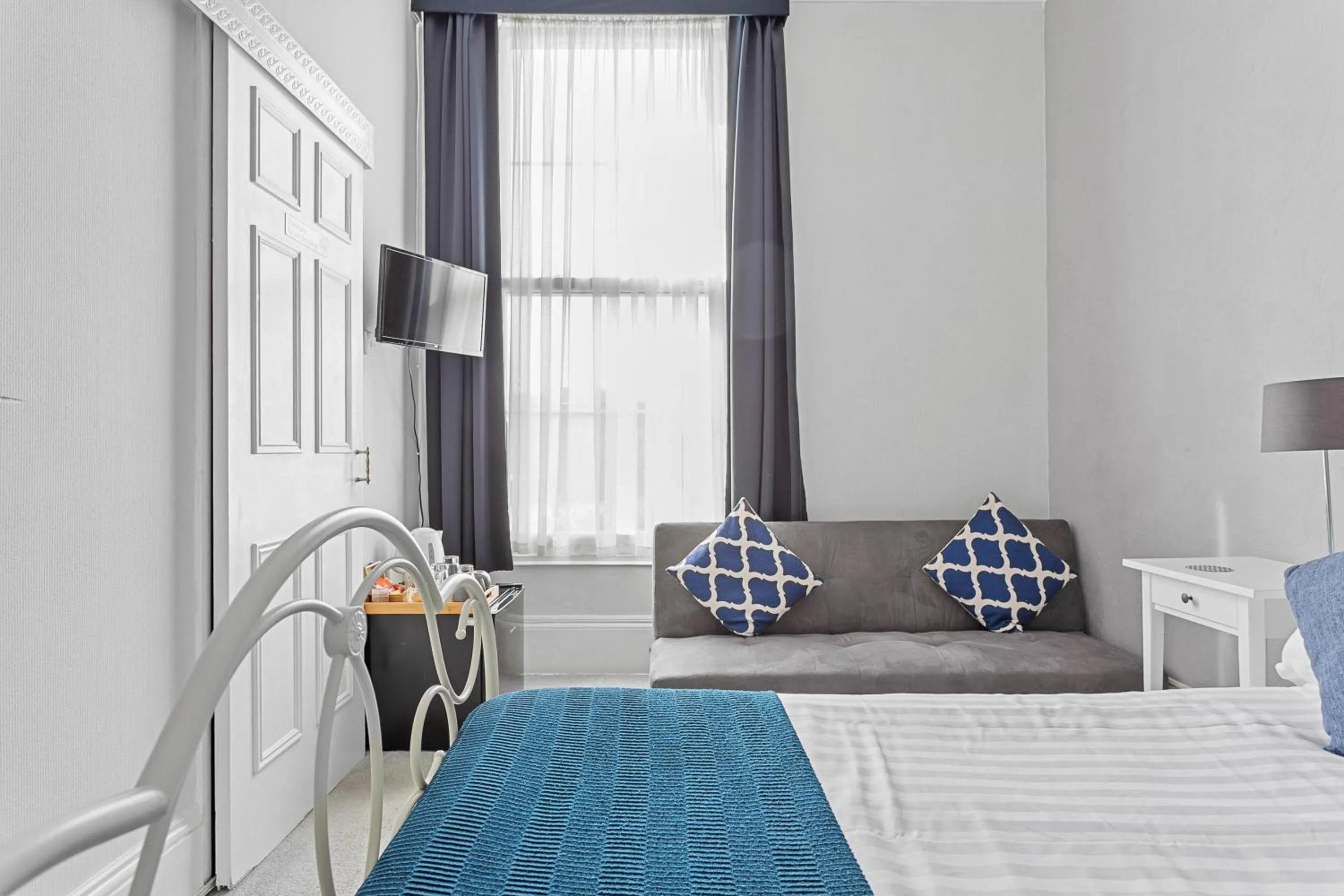 Bedroom, Bed in The Belmont