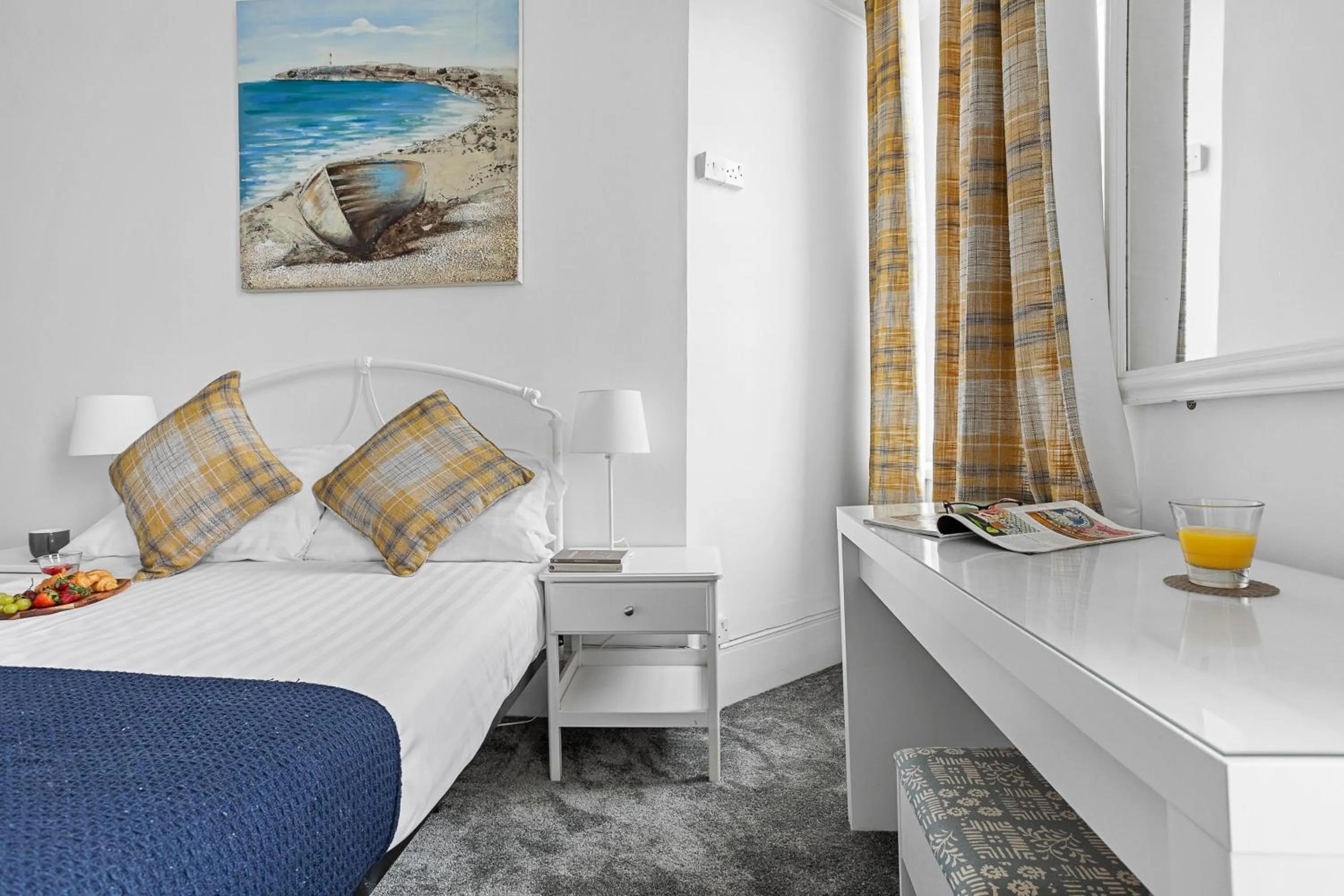 Bedroom, Bed in The Belmont