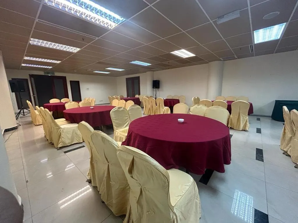 Oriental Crystal Hotel