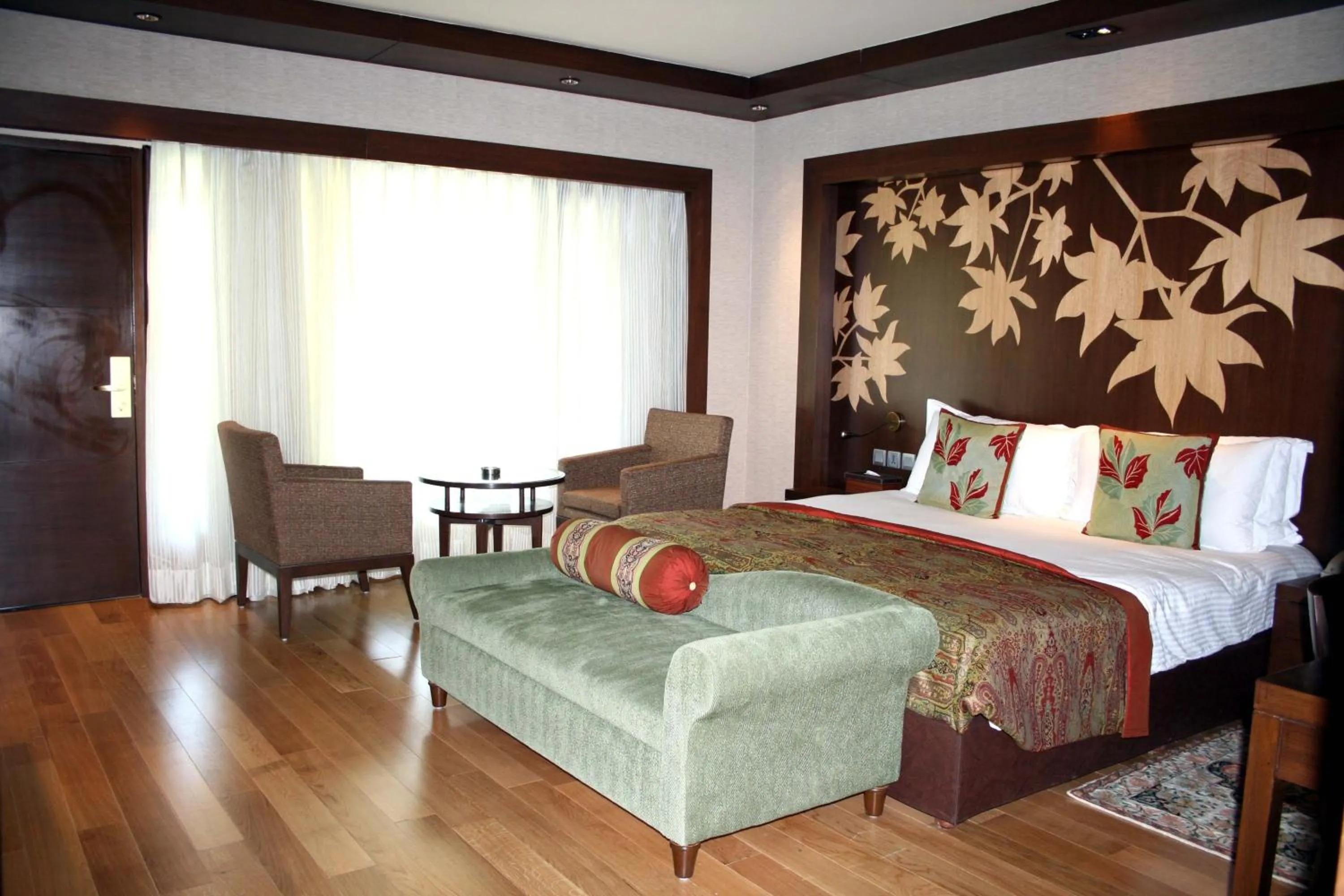 Bed in The LaLit Grand Palace Srinagar