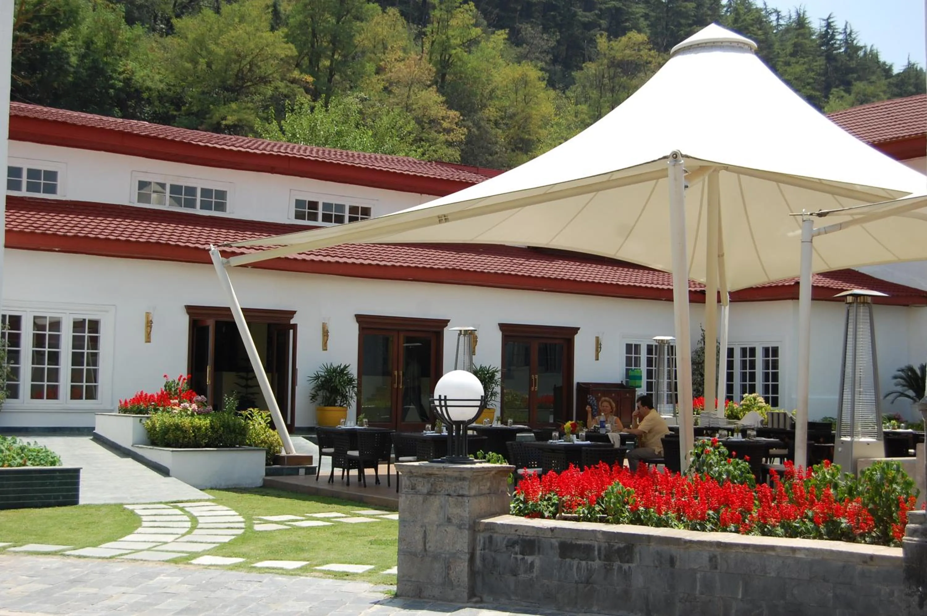 Restaurant/places to eat in The LaLit Grand Palace Srinagar