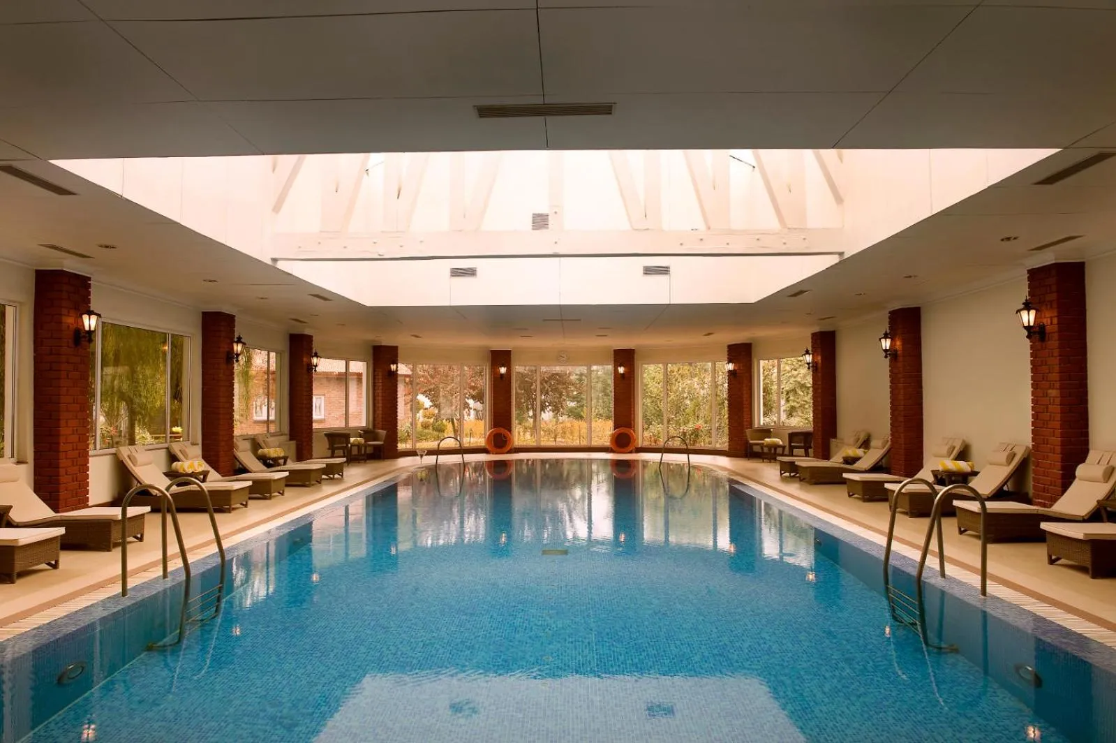 Swimming pool in The LaLit Grand Palace Srinagar