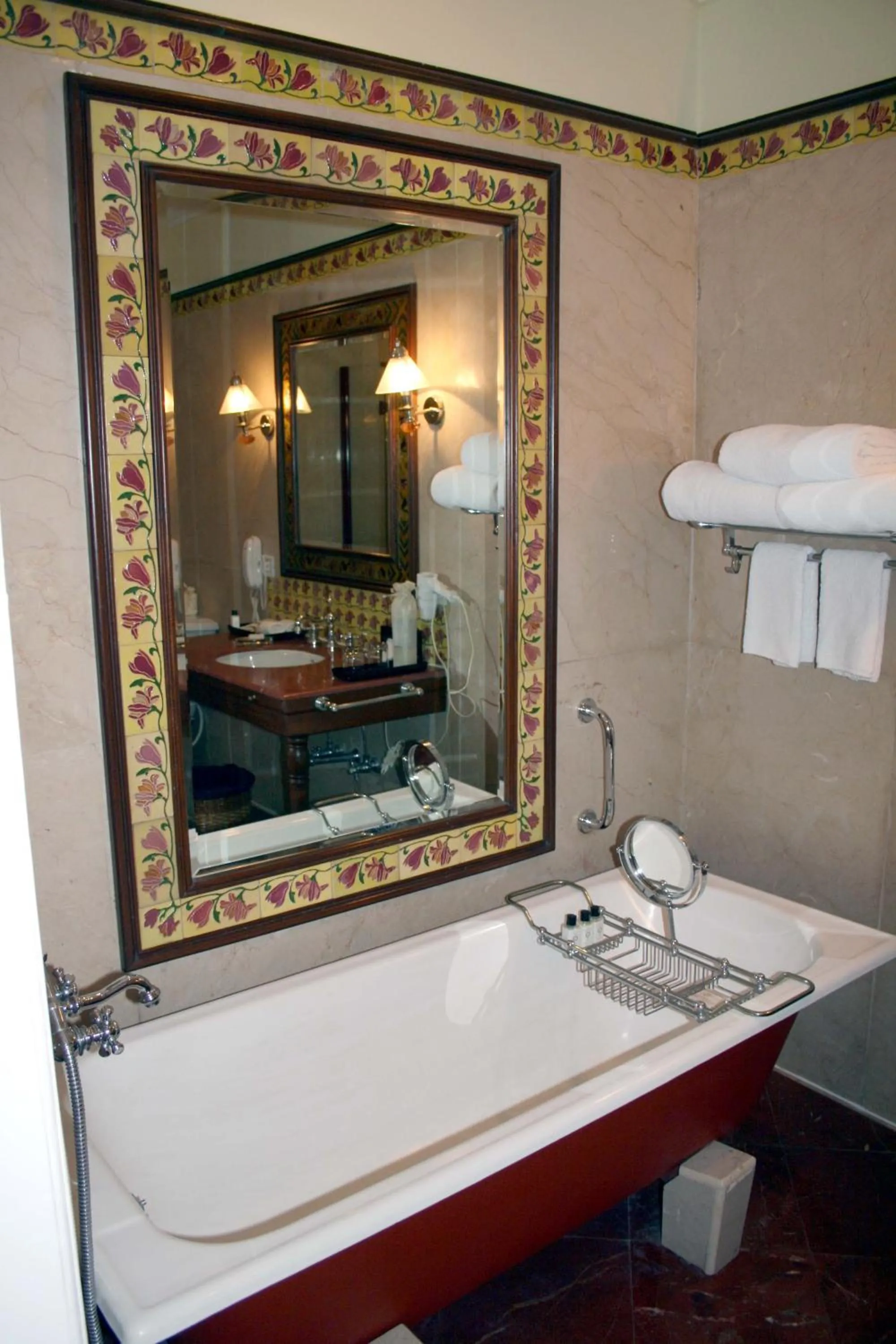 Bathroom in The LaLit Grand Palace Srinagar