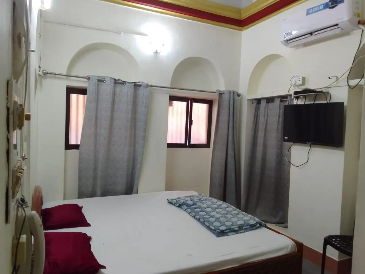 Bed in Ganga Fuji Home